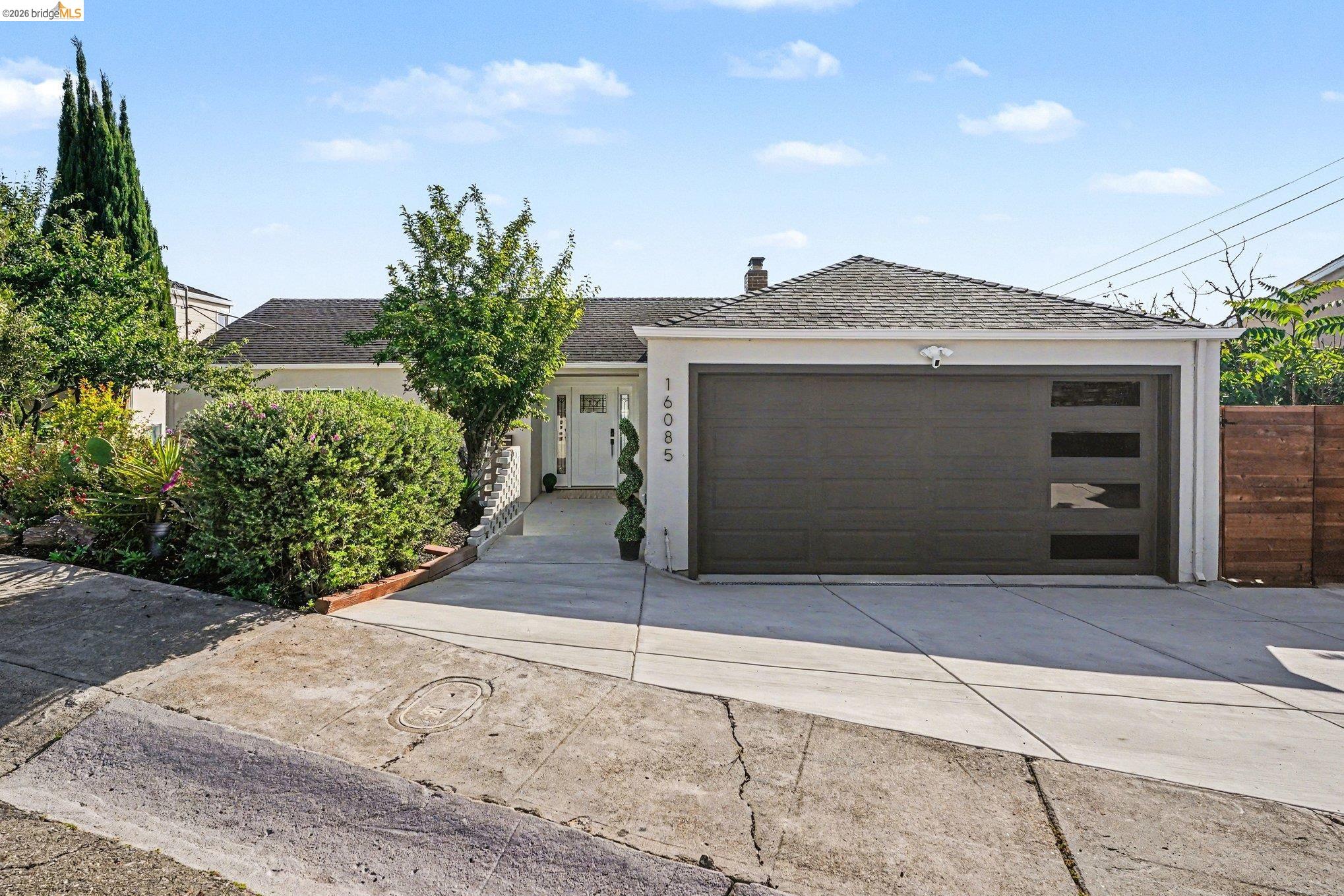 Front Image Thumbnail for EB41132719