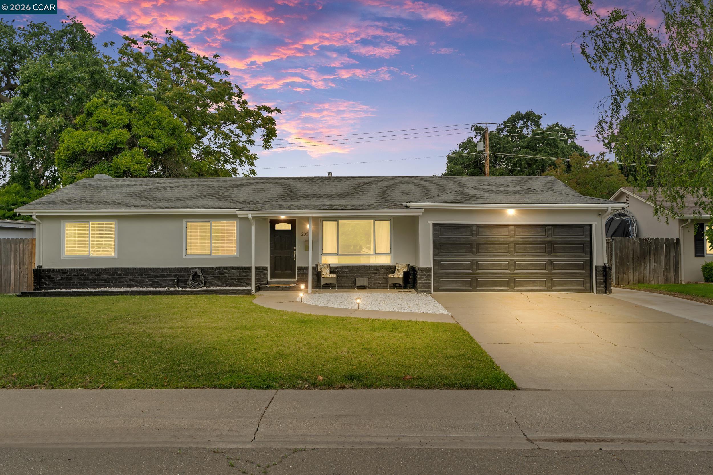 Front Image Thumbnail for CC41132723