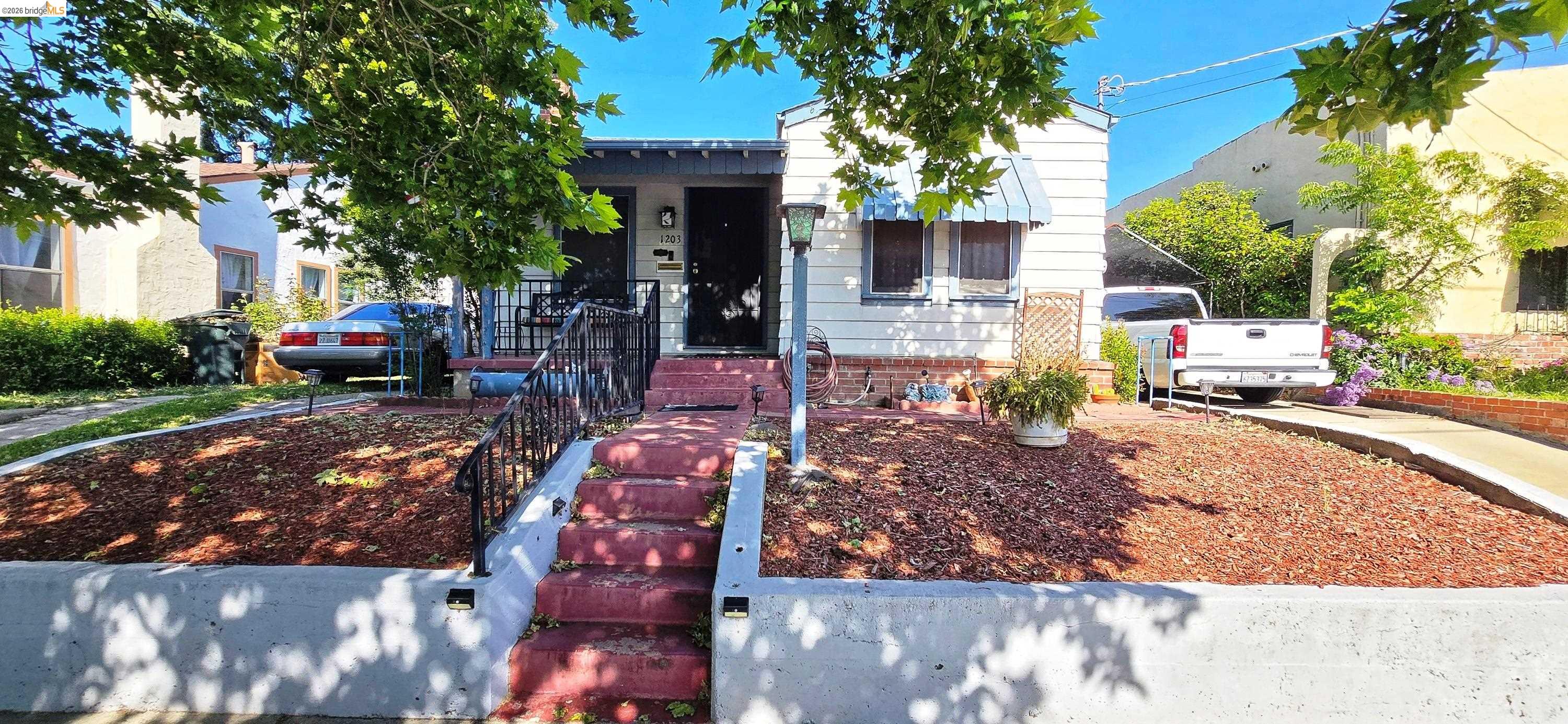 Front Image Thumbnail for EB41132729