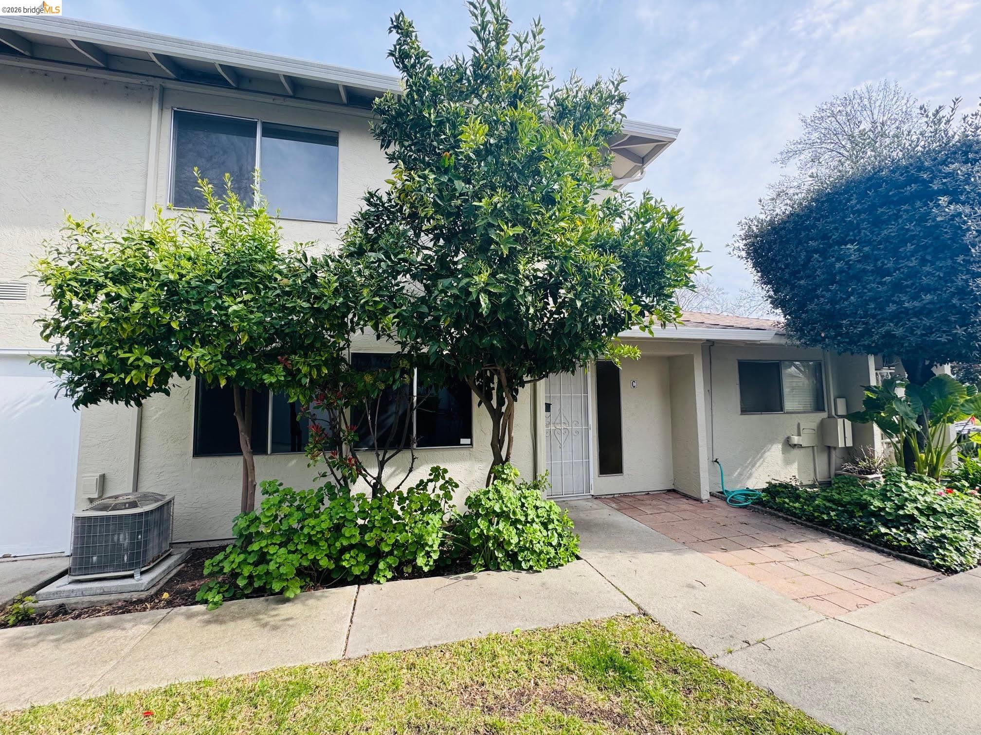 Photo #2: 41132750 Listing: Photo #2