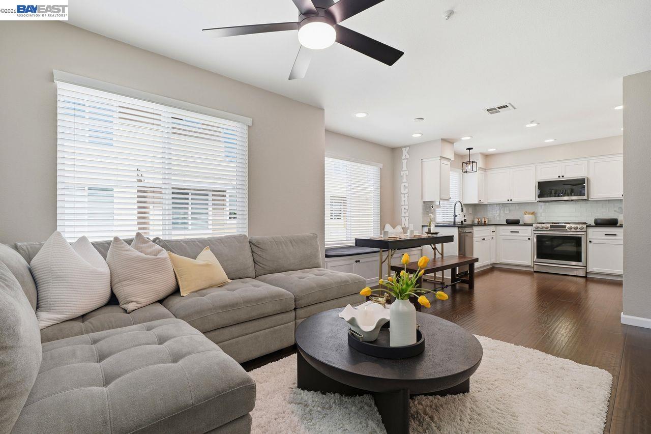 Photo #1: 41132765 Listing: Photo #1