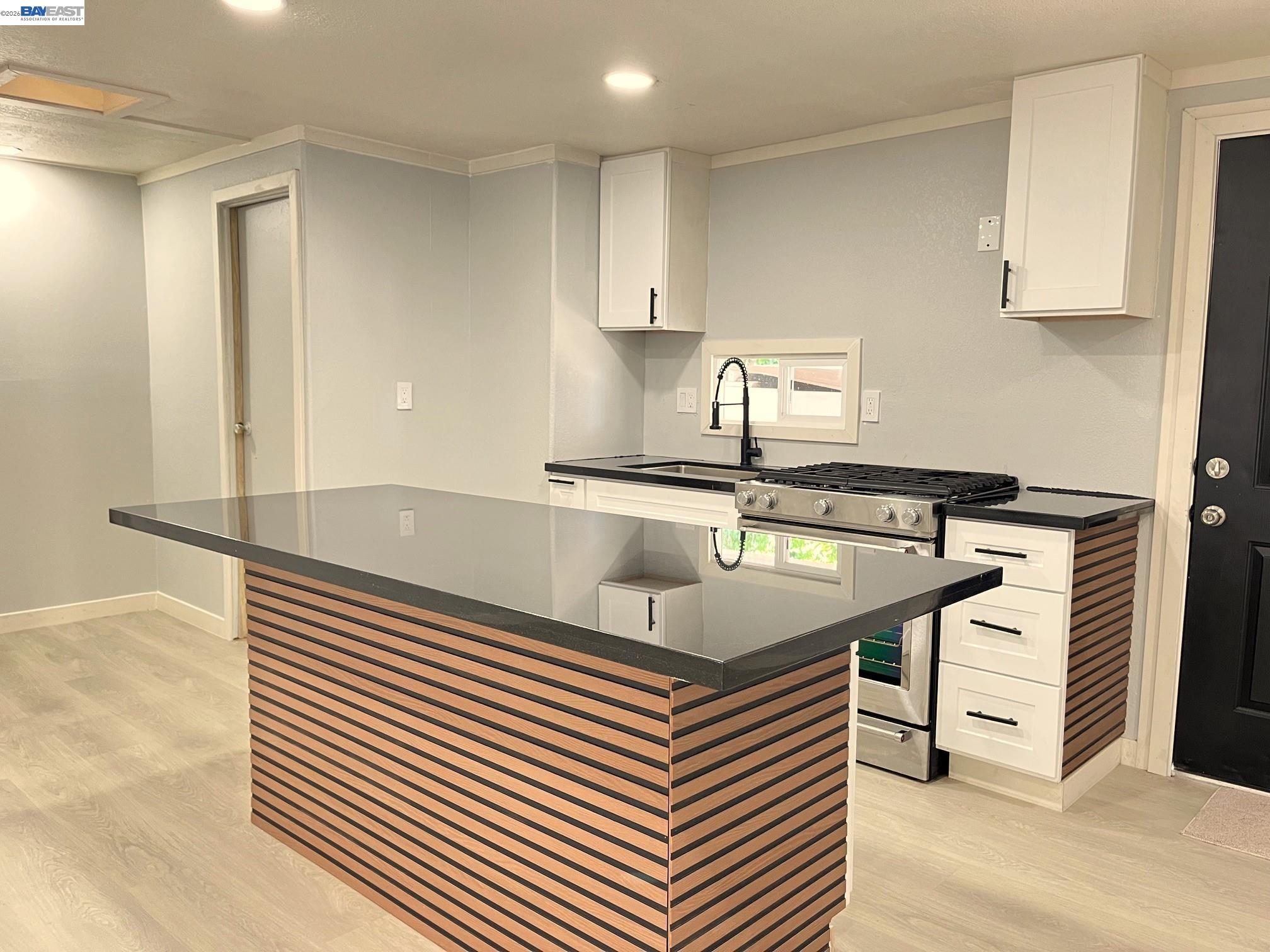 28124 Murcia St, Hayward CA 94544 — photo 2