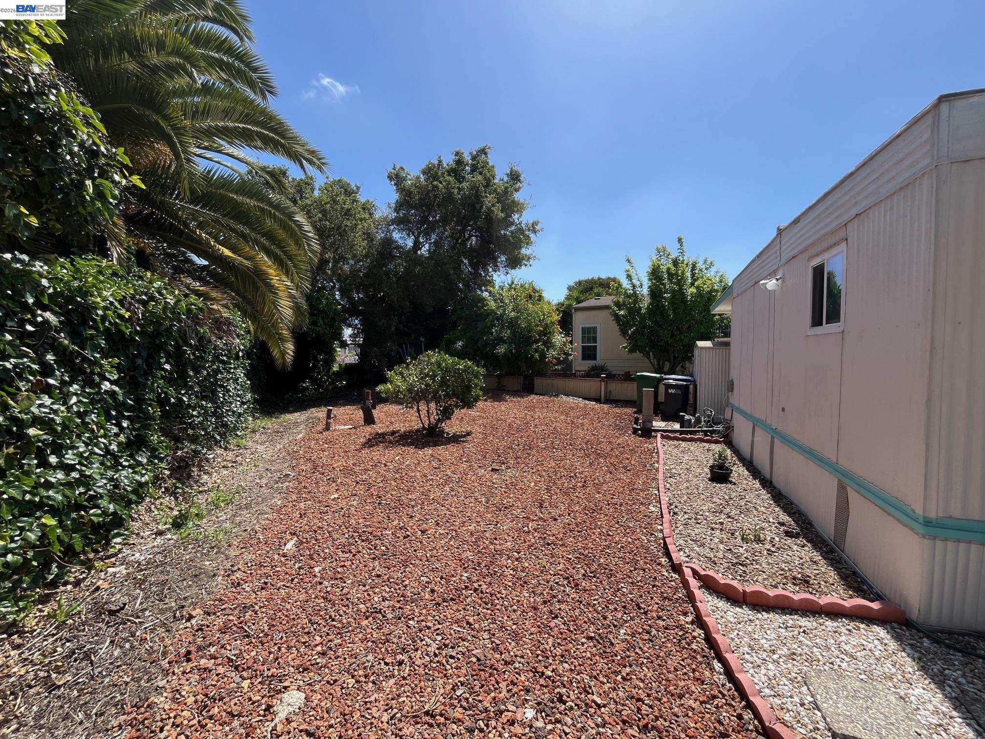 28124 Murcia St, Hayward CA 94544 — photo 25