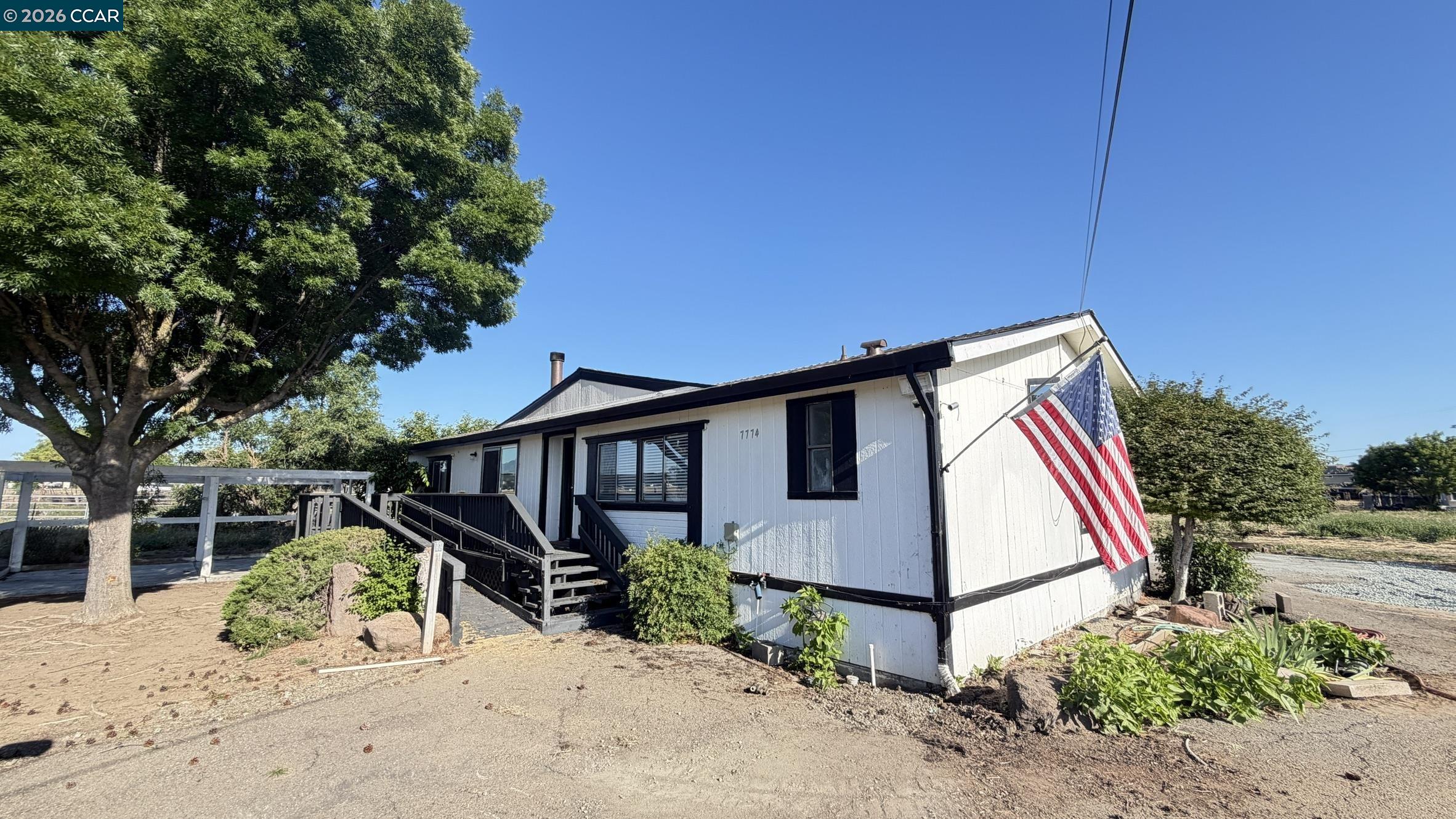 Front Image Thumbnail for CC41132785