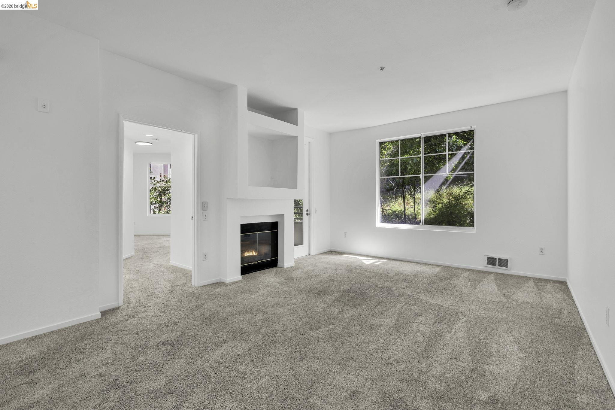 Photo #2: 41132791 Listing: Photo #2