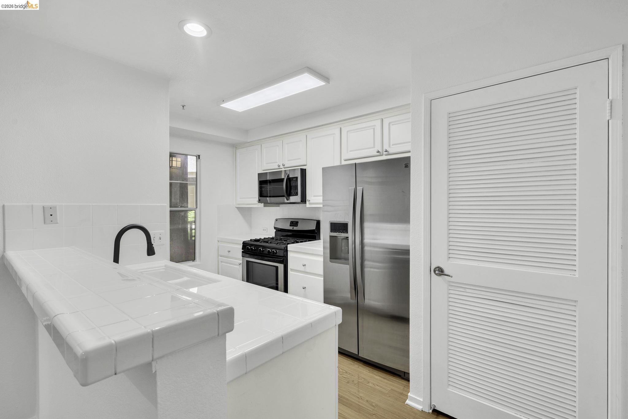 Photo #5: 41132791 Listing: Photo #5