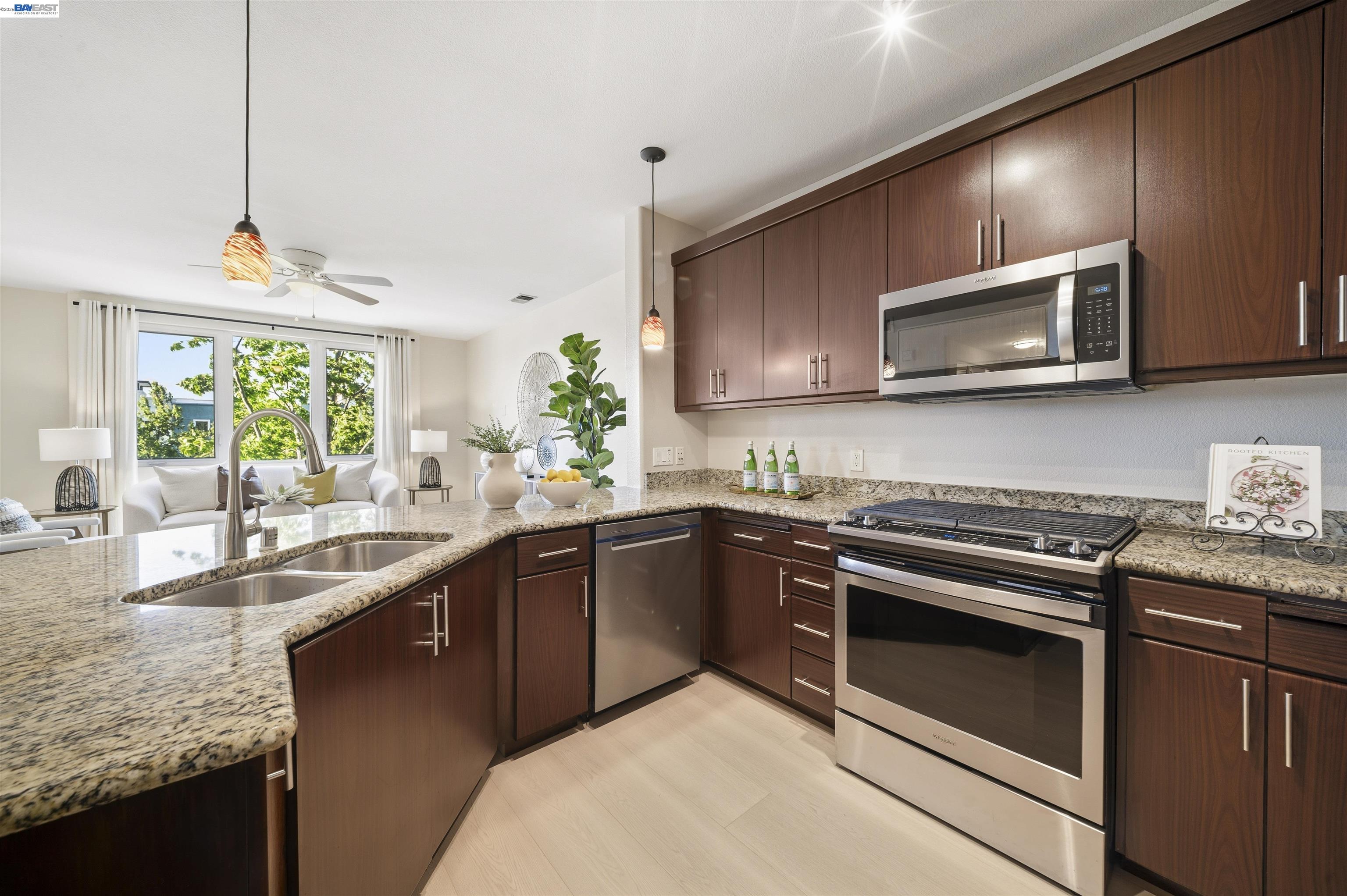 Photo #2: 41132800 Listing: Photo #2