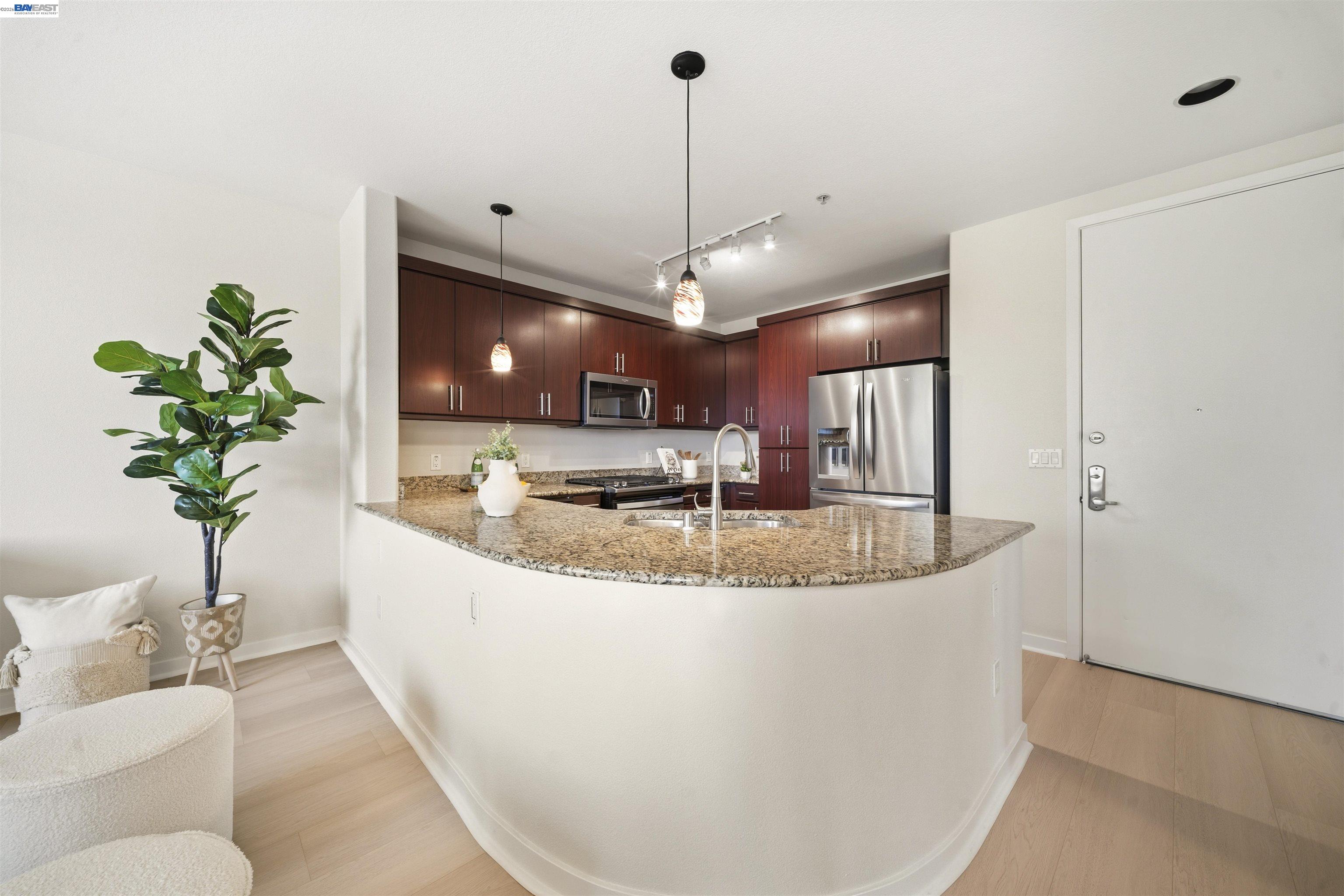 Photo #8: 41132800 Listing: Photo #8