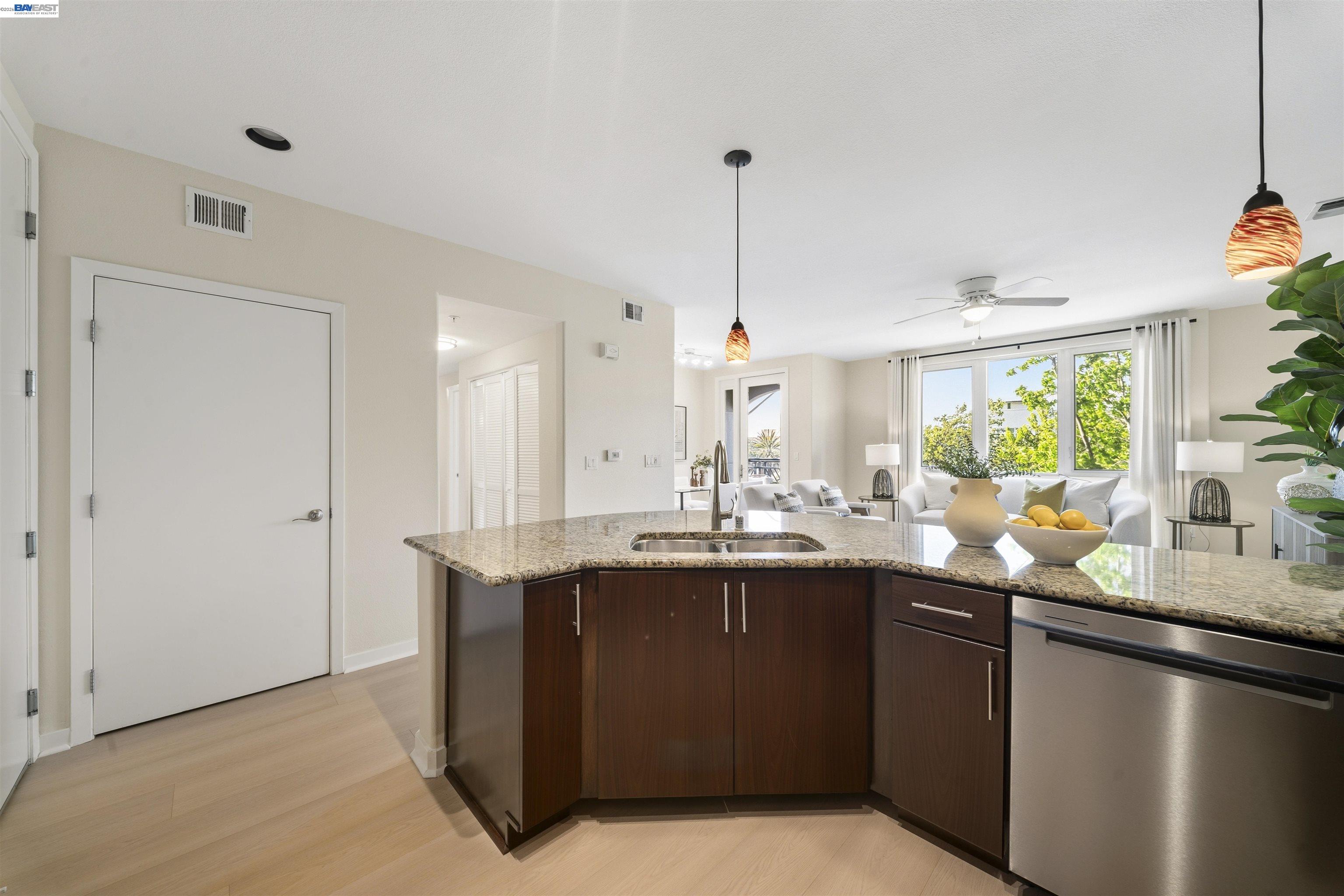 Photo #9: 41132800 Listing: Photo #9