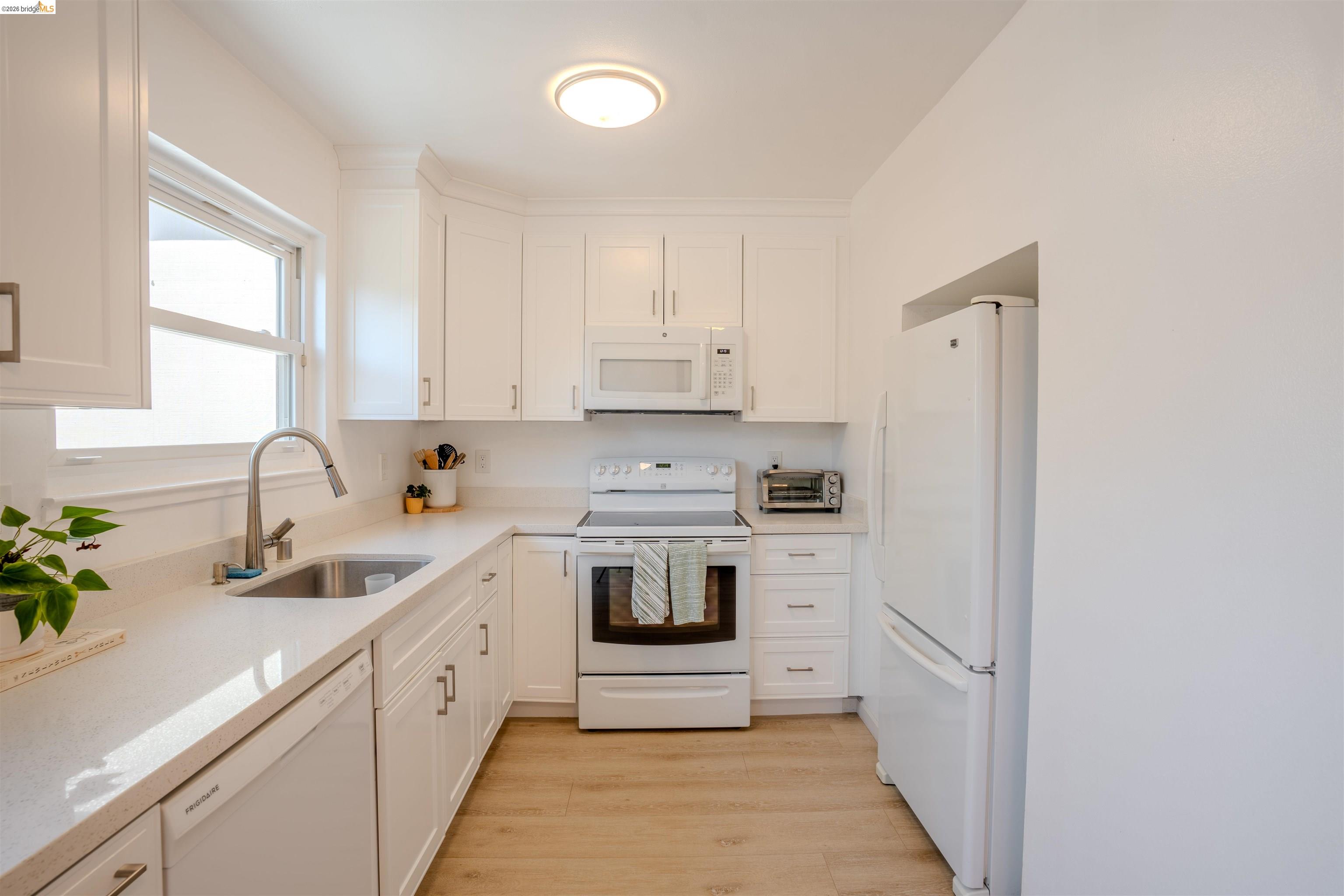 Photo #4: 41132809 Listing: Photo #4