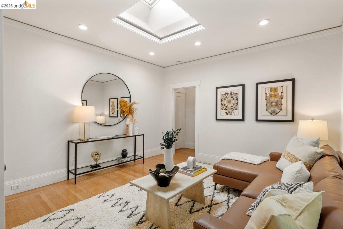 Photo #2: 41132817 Listing: Photo #2