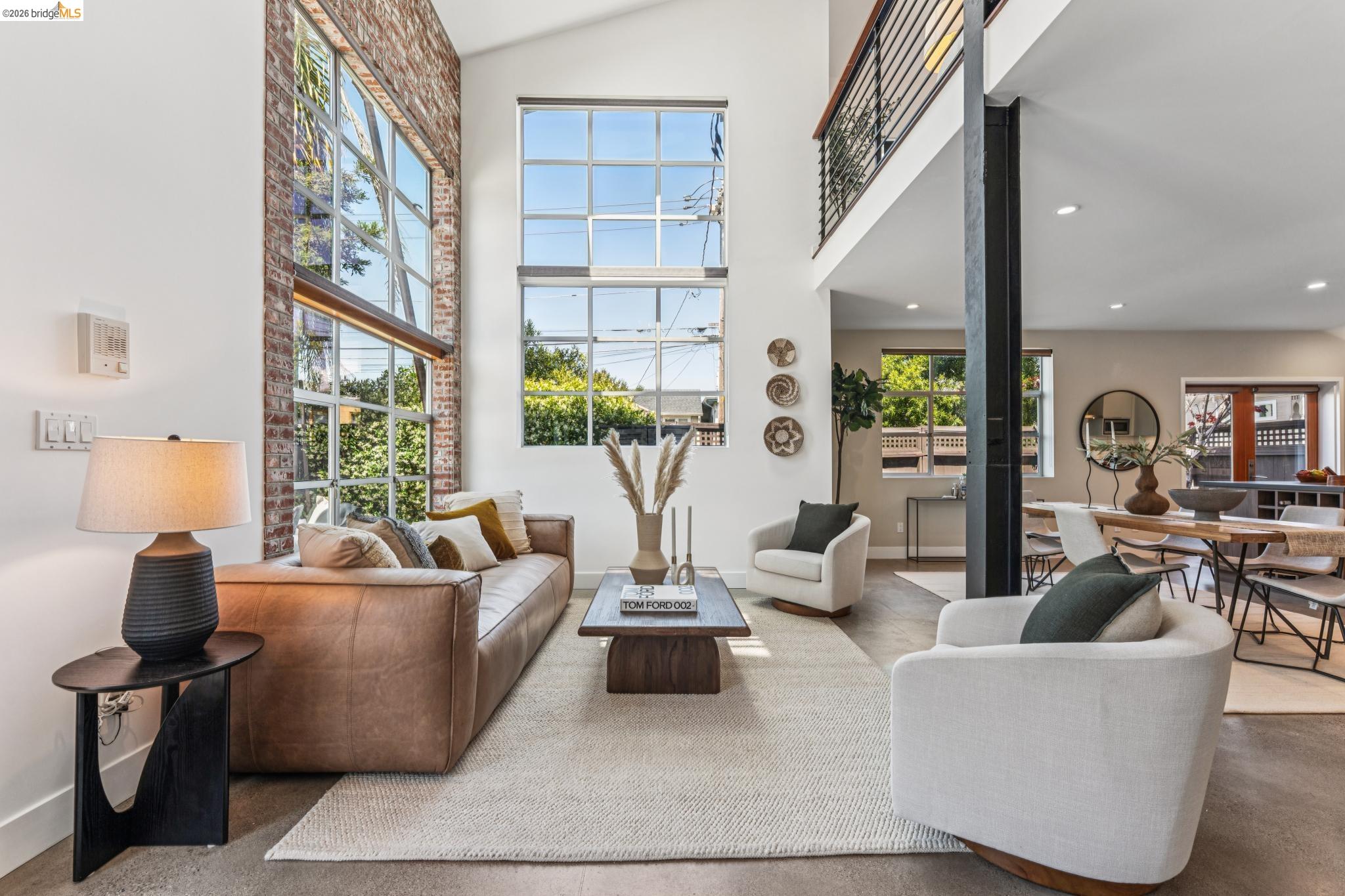 Photo #2: 41132826 Listing: Photo #2