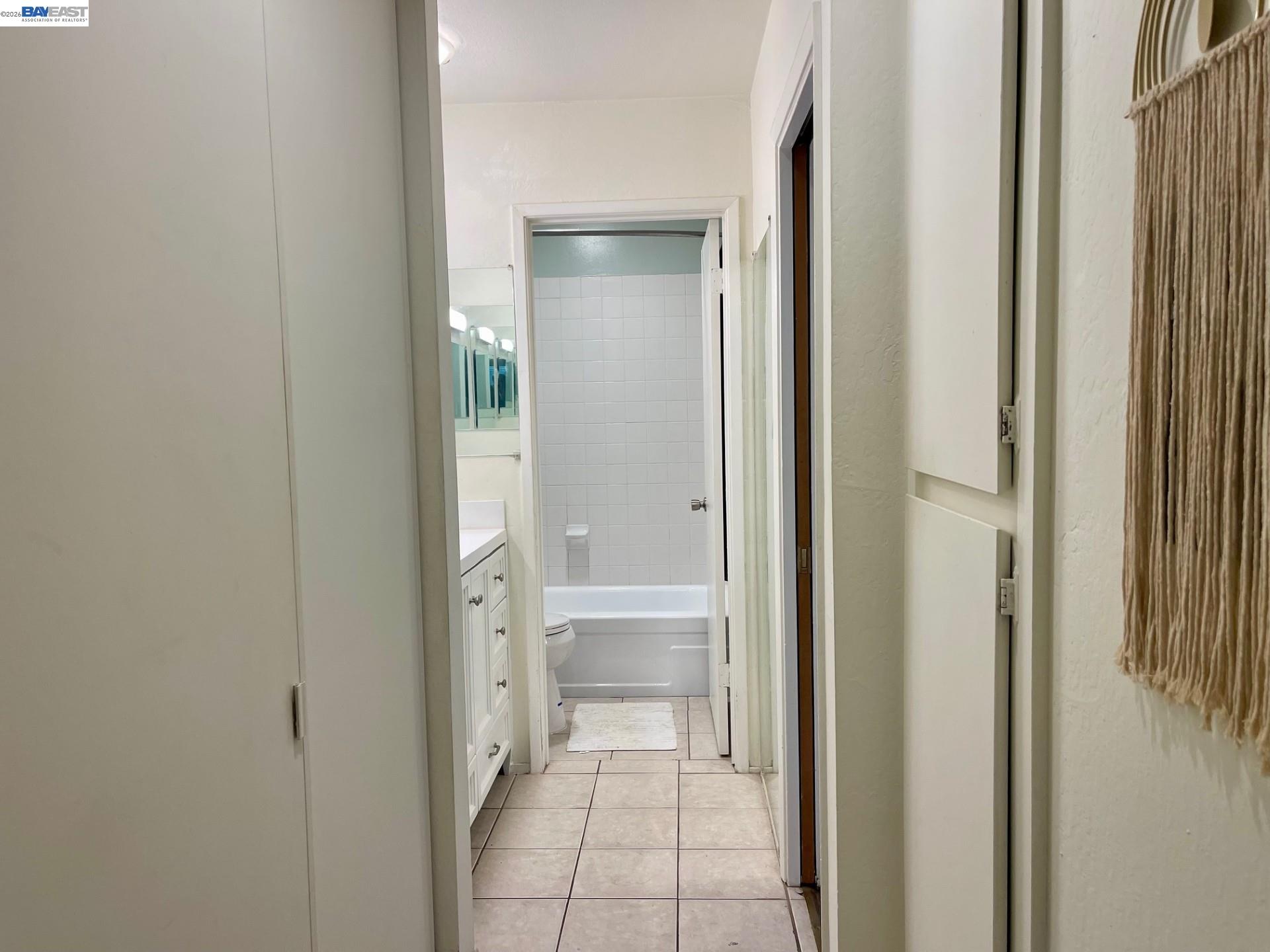 Photo #2: 41132833 Listing: Photo #2