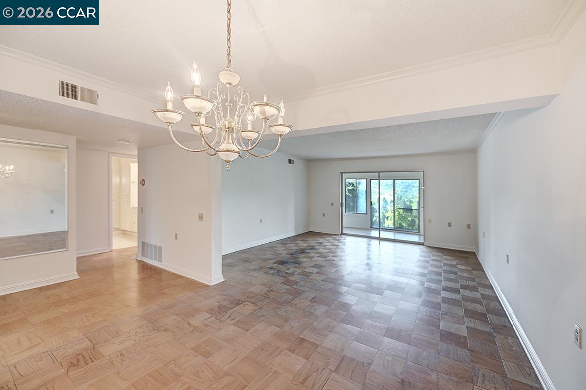 Photo #11: 41132837 Listing: Photo #11