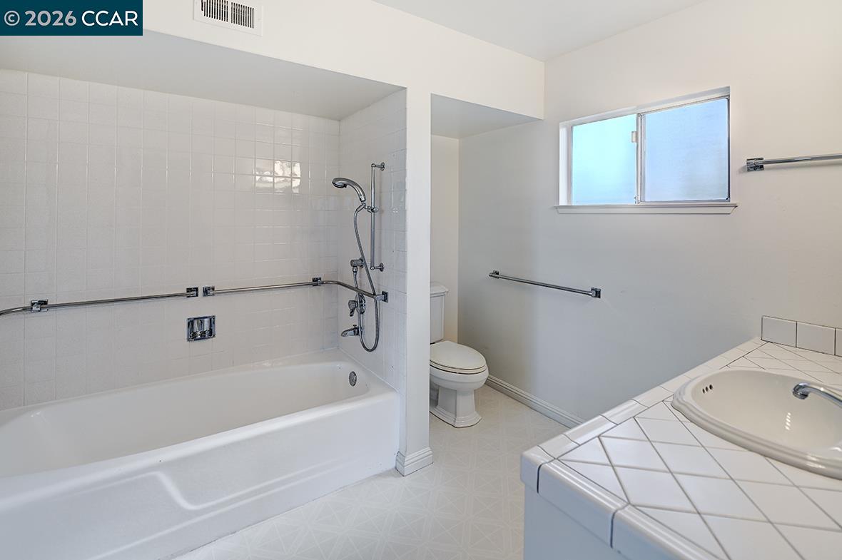 Photo #28: 41132837 Listing: Photo #28