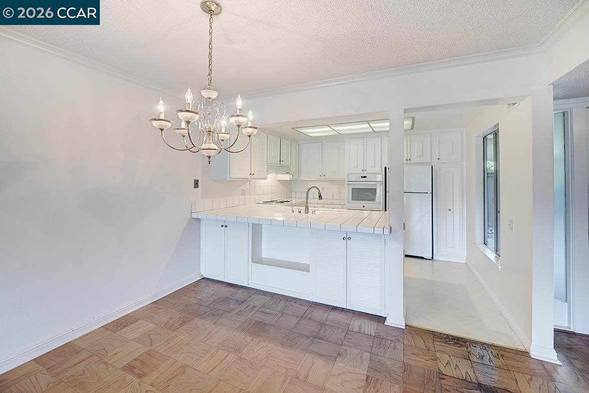 Photo #8: 41132837 Listing: Photo #8