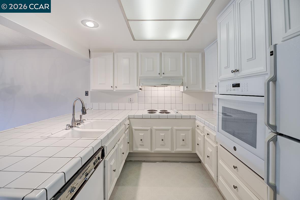 Photo #10: 41132837 Listing: Photo #10