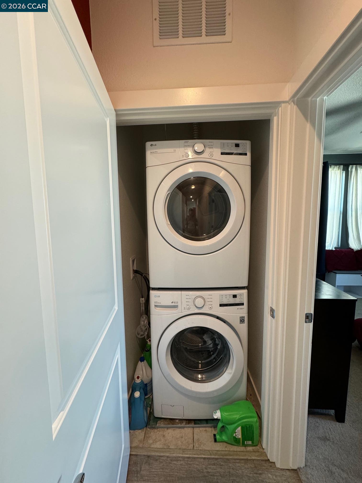 Photo #8: 41132848 Listing: Photo #8