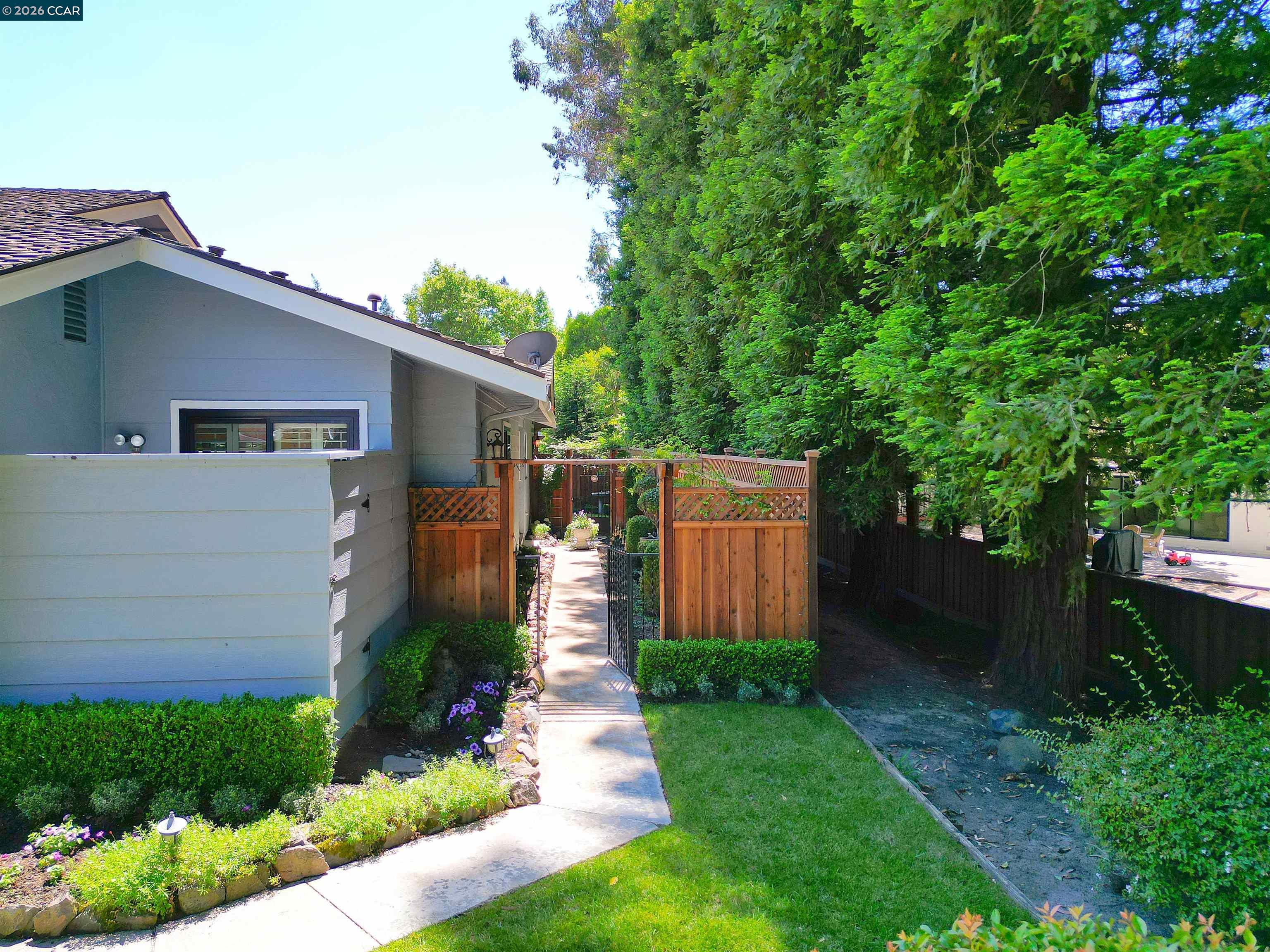 Photo #4: 41132853 Listing: Photo #4