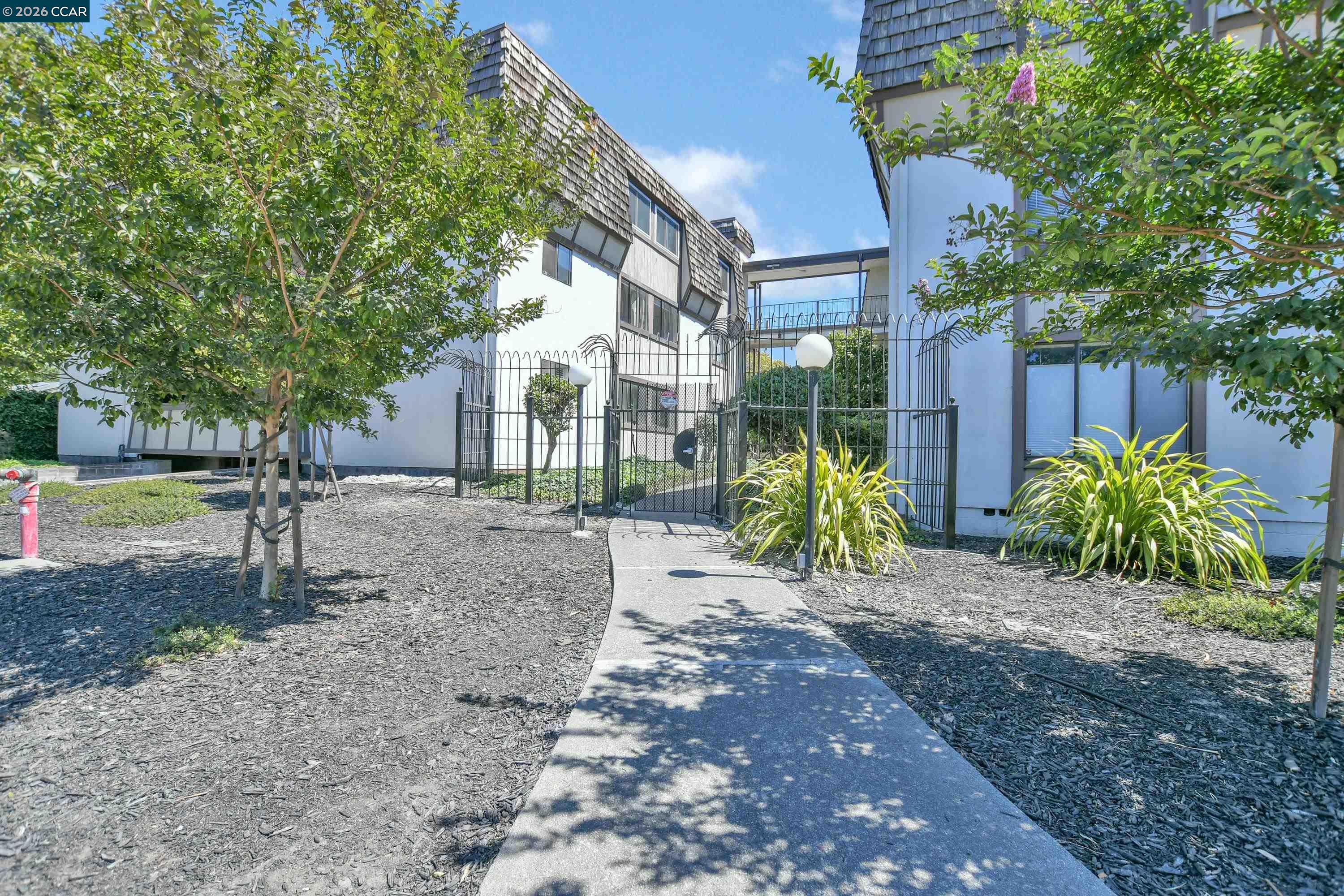 Photo #5: 41132867 Listing: Photo #5