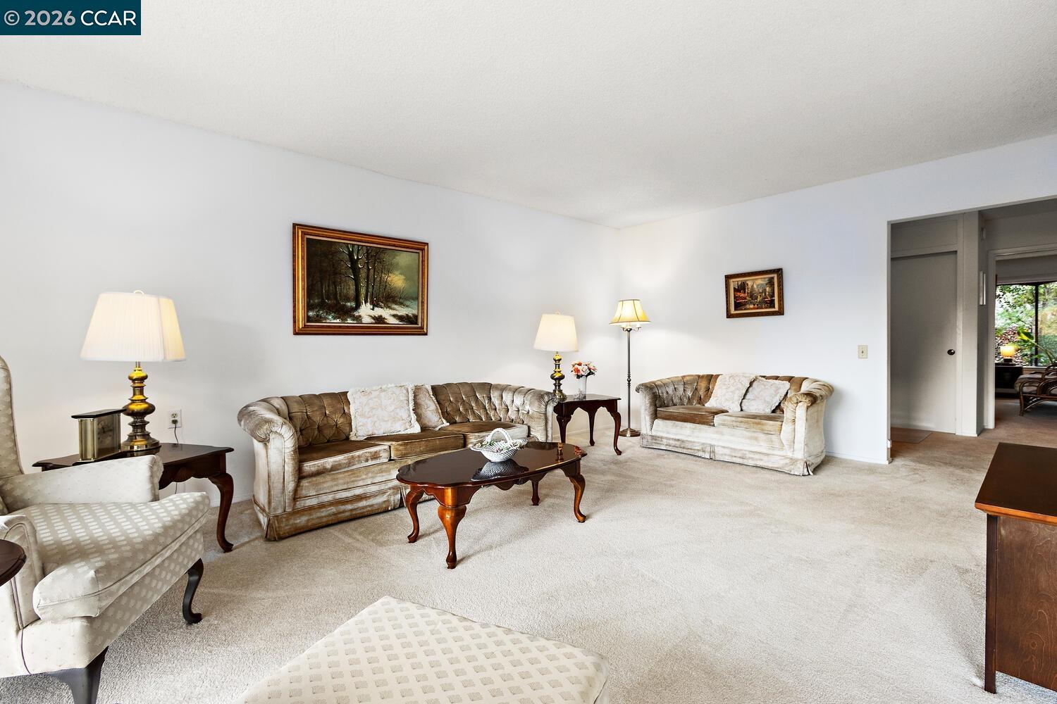 Photo #2: 41132872 Listing: Photo #2