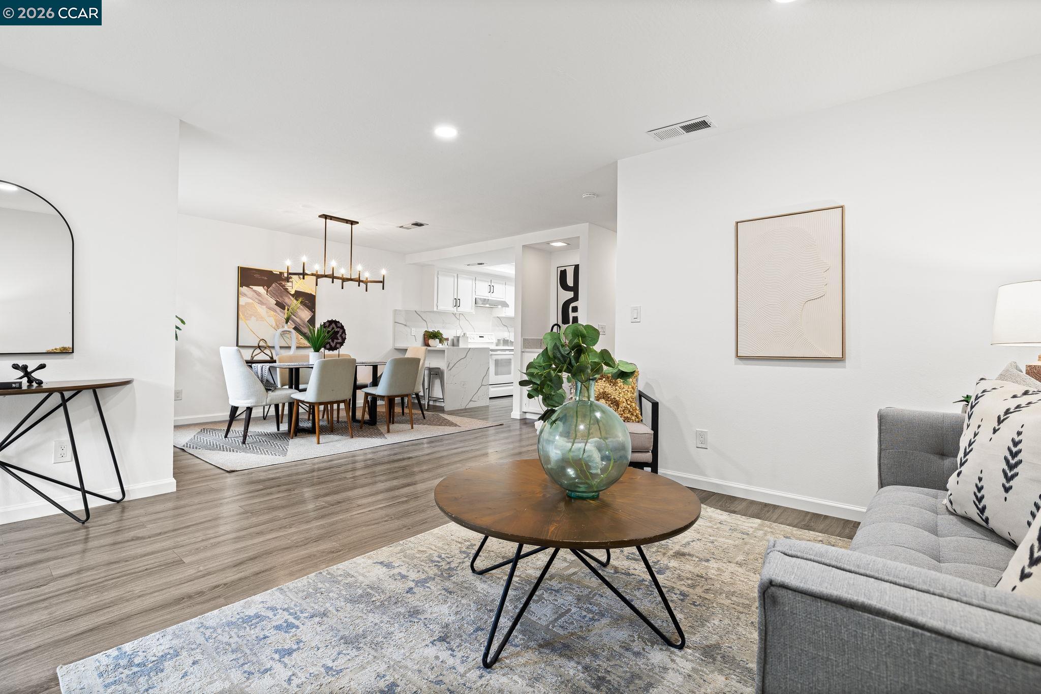 Photo #4: 41132880 Listing: Photo #4