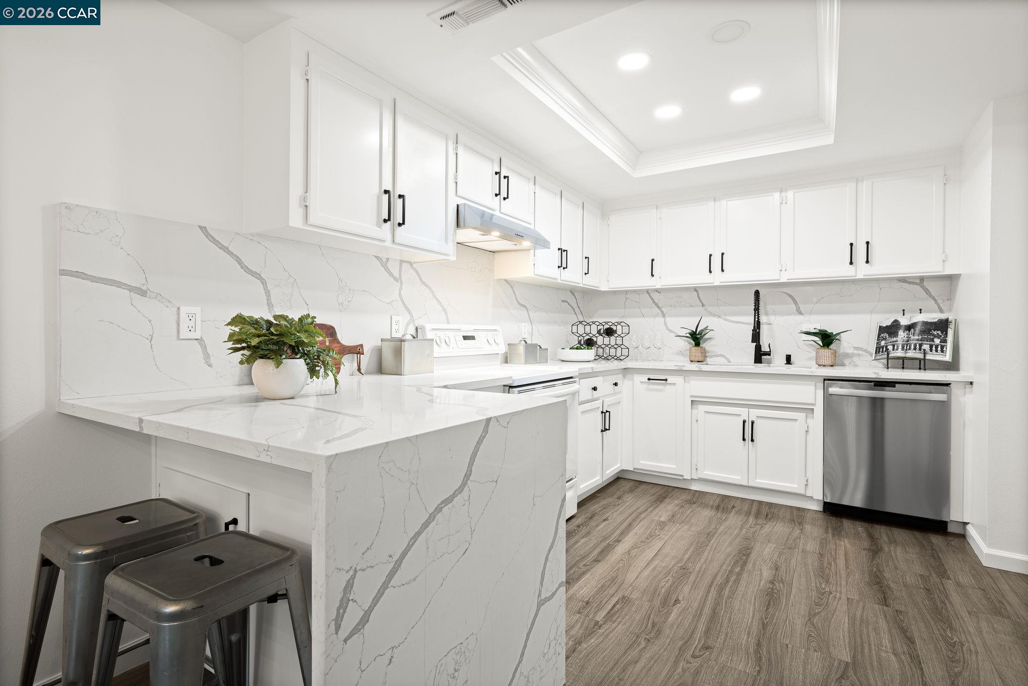 Photo #8: 41132880 Listing: Photo #8