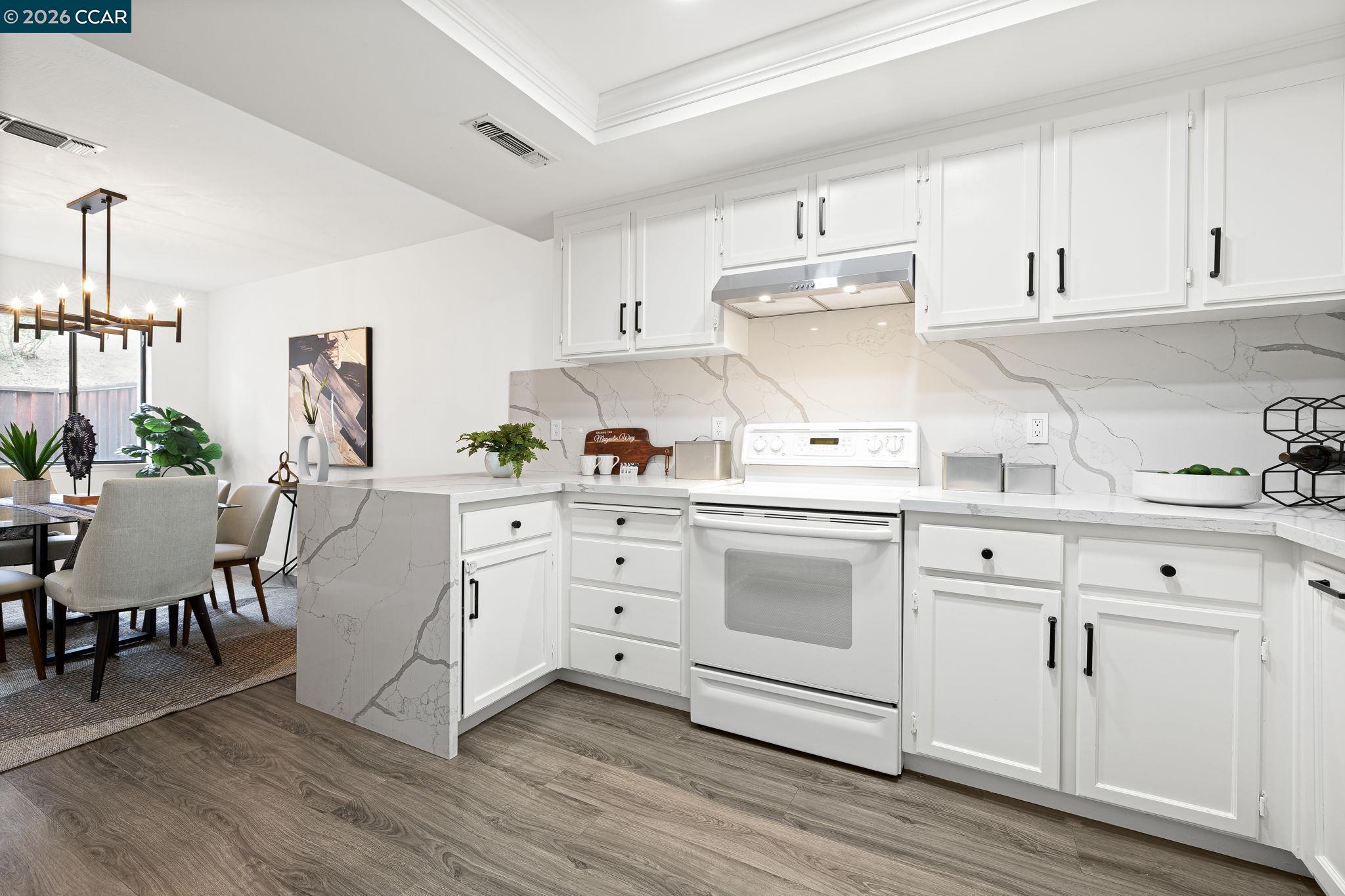 Photo #9: 41132880 Listing: Photo #9