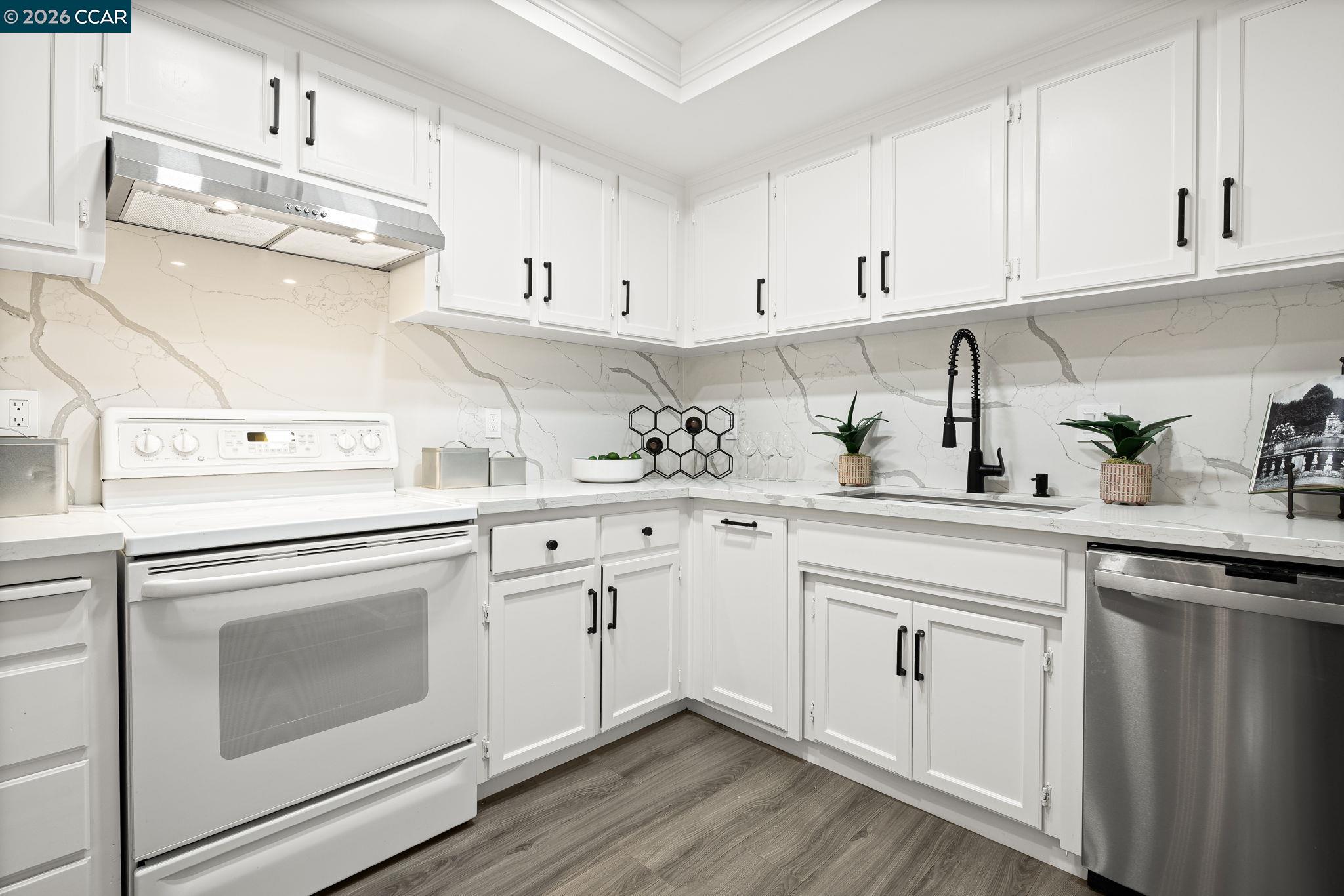 Photo #10: 41132880 Listing: Photo #10