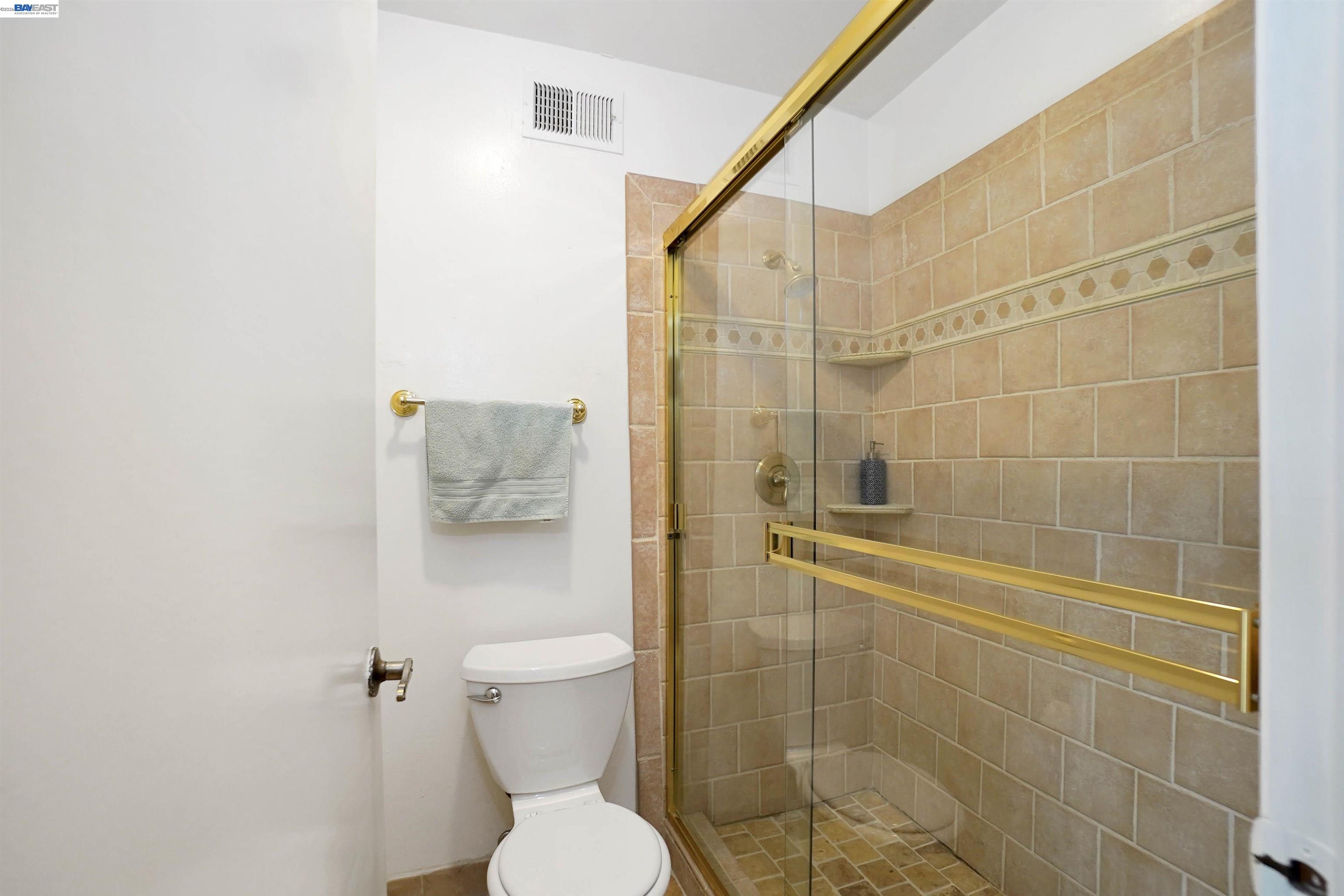 Photo #16: 41132884 Listing: Photo #16