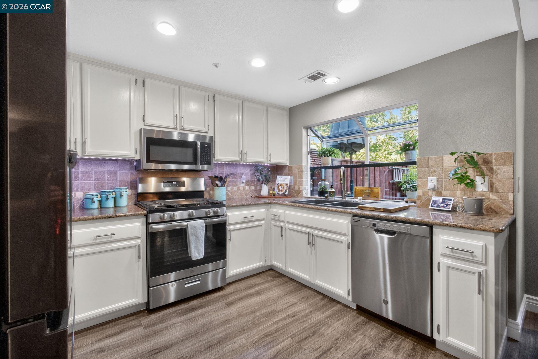 Photo #12: 41132899 Listing: Photo #12