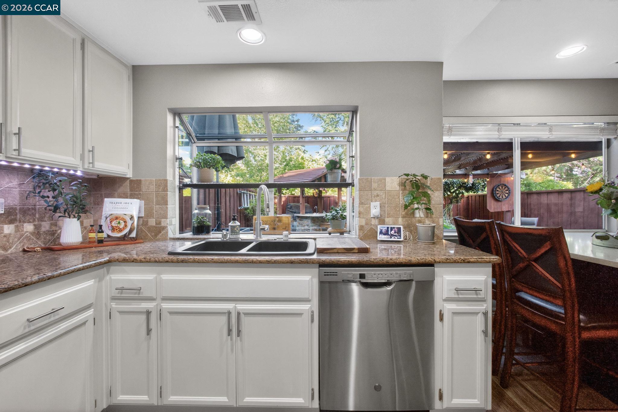 Photo #15: 41132899 Listing: Photo #15