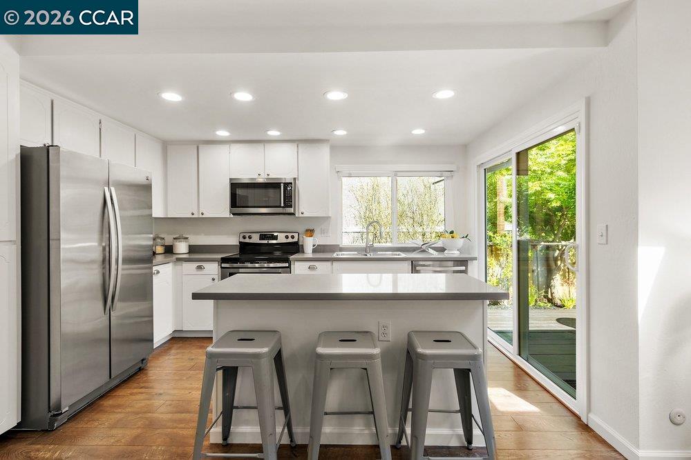 Photo #8: 41132905 Listing: Photo #8