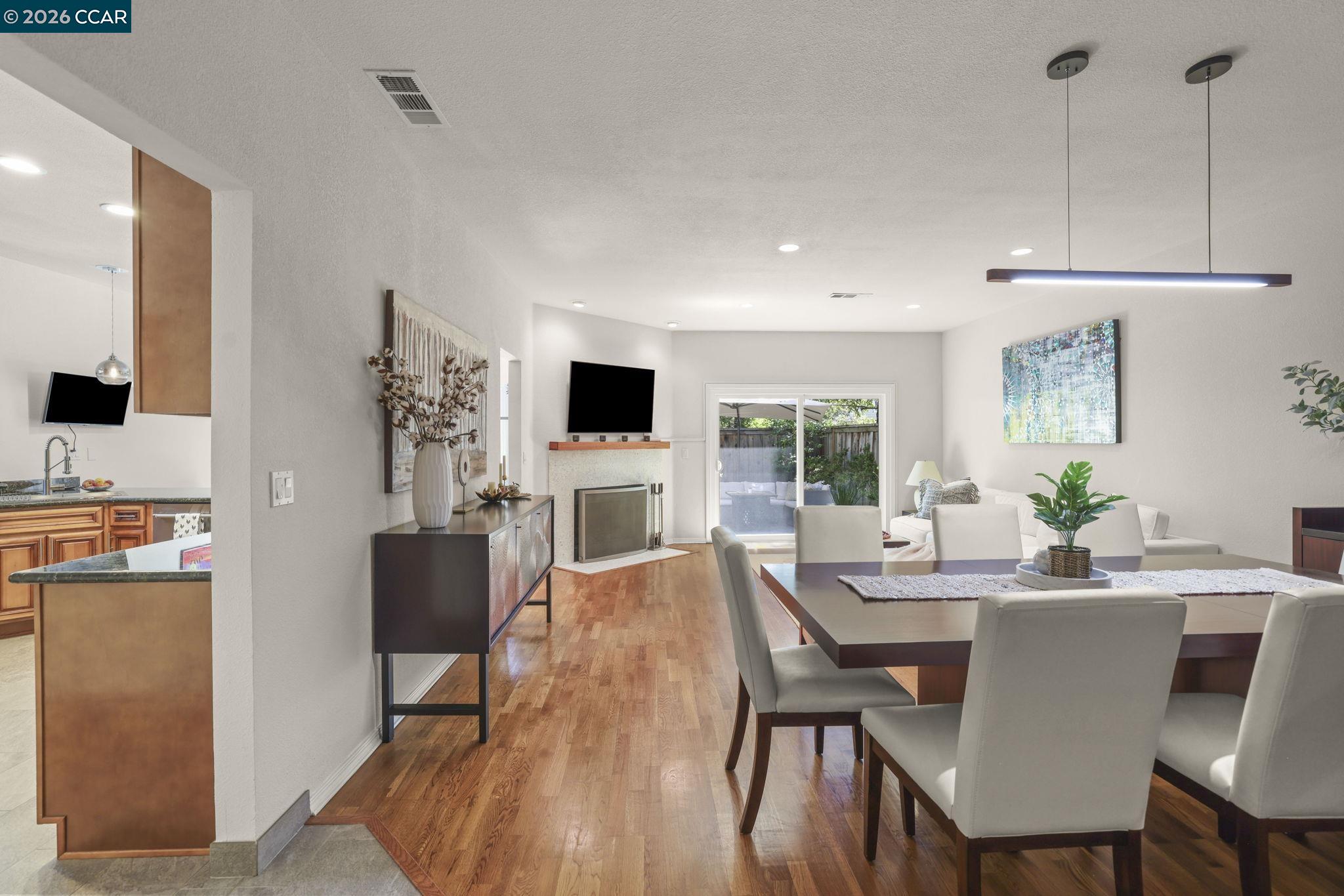 Photo #4: 41132946 Listing: Photo #4