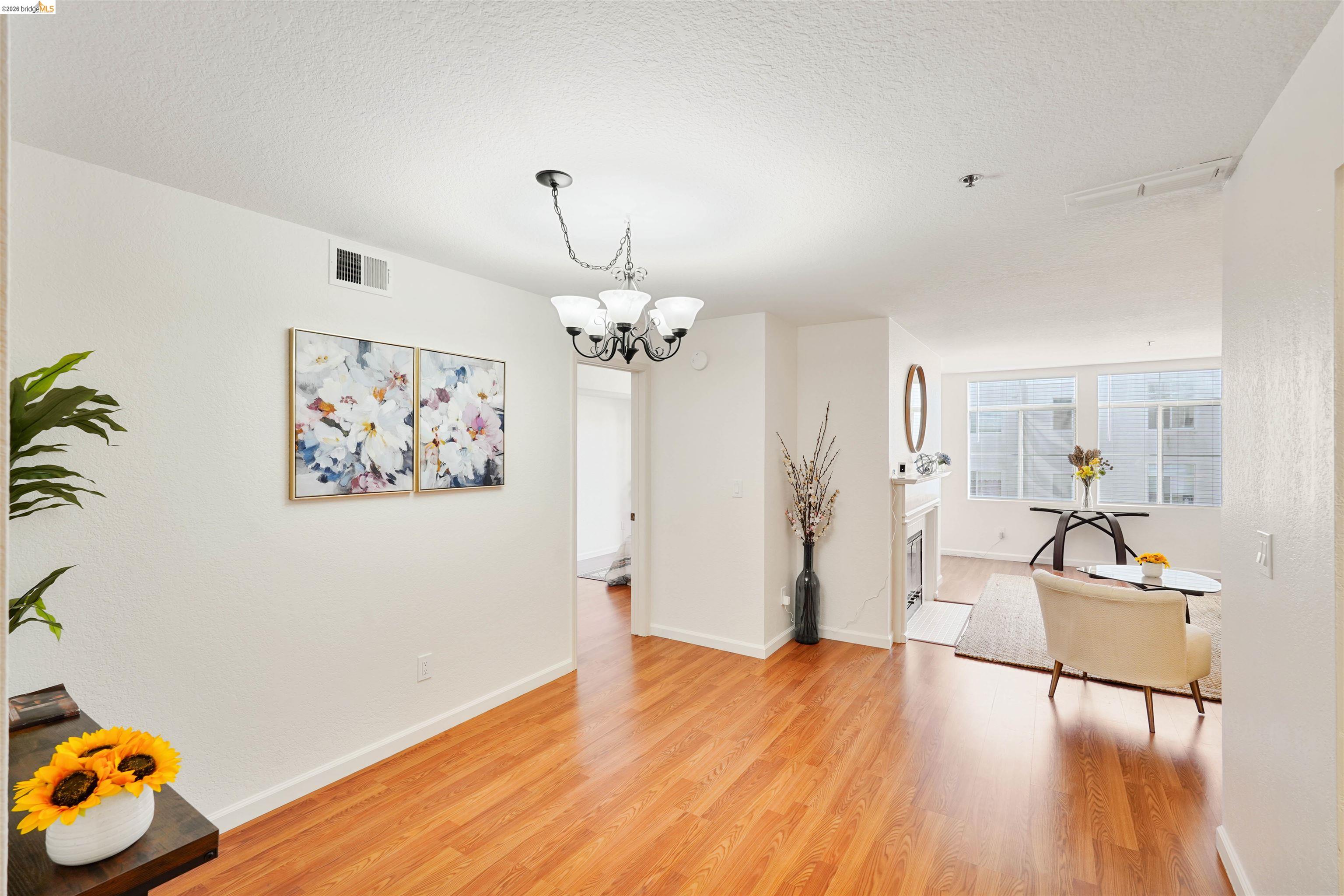 Photo #5: 41132957 Listing: Photo #5