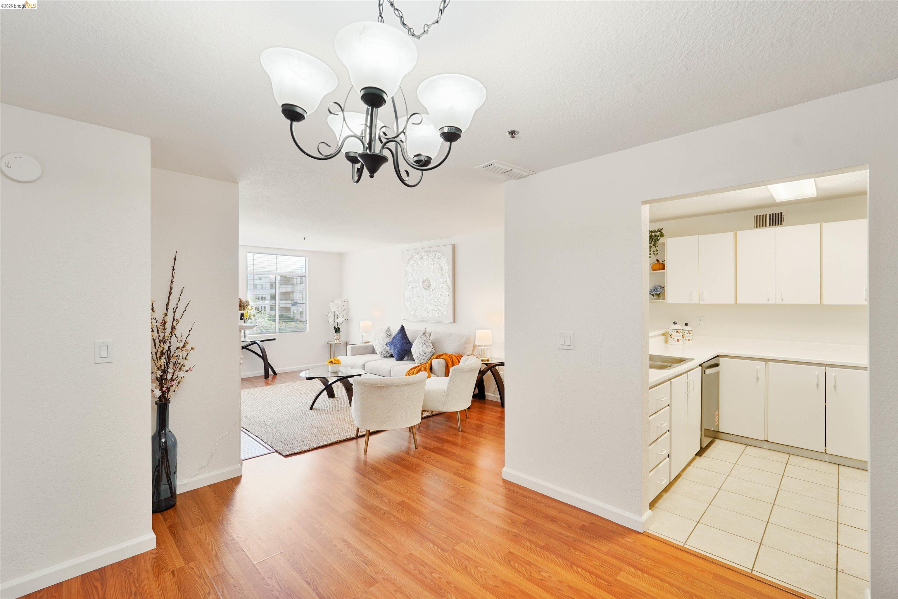 Photo #6: 41132957 Listing: Photo #6