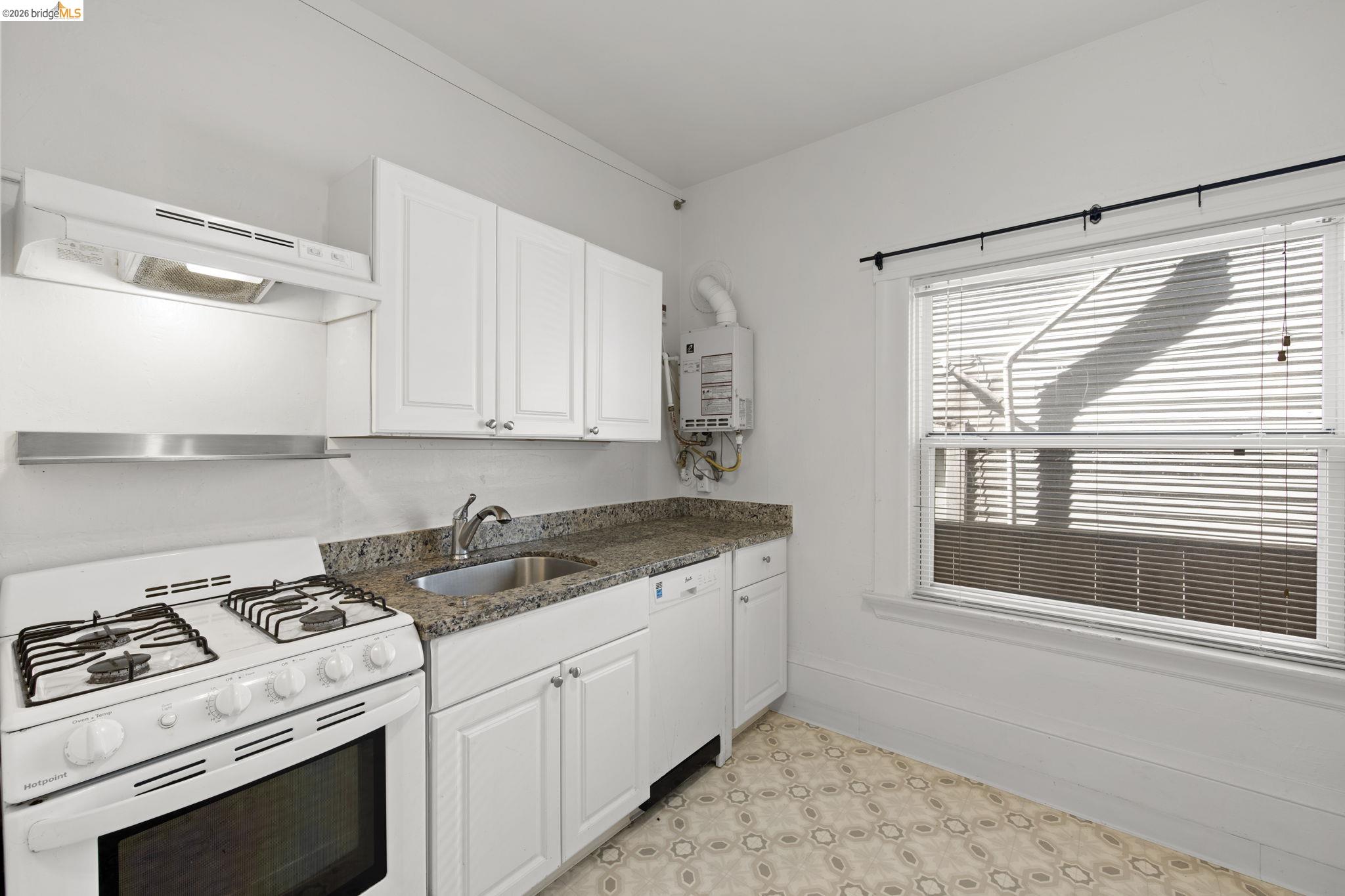 6437 Telegraph Ave, Oakland CA 94609 — photo 27