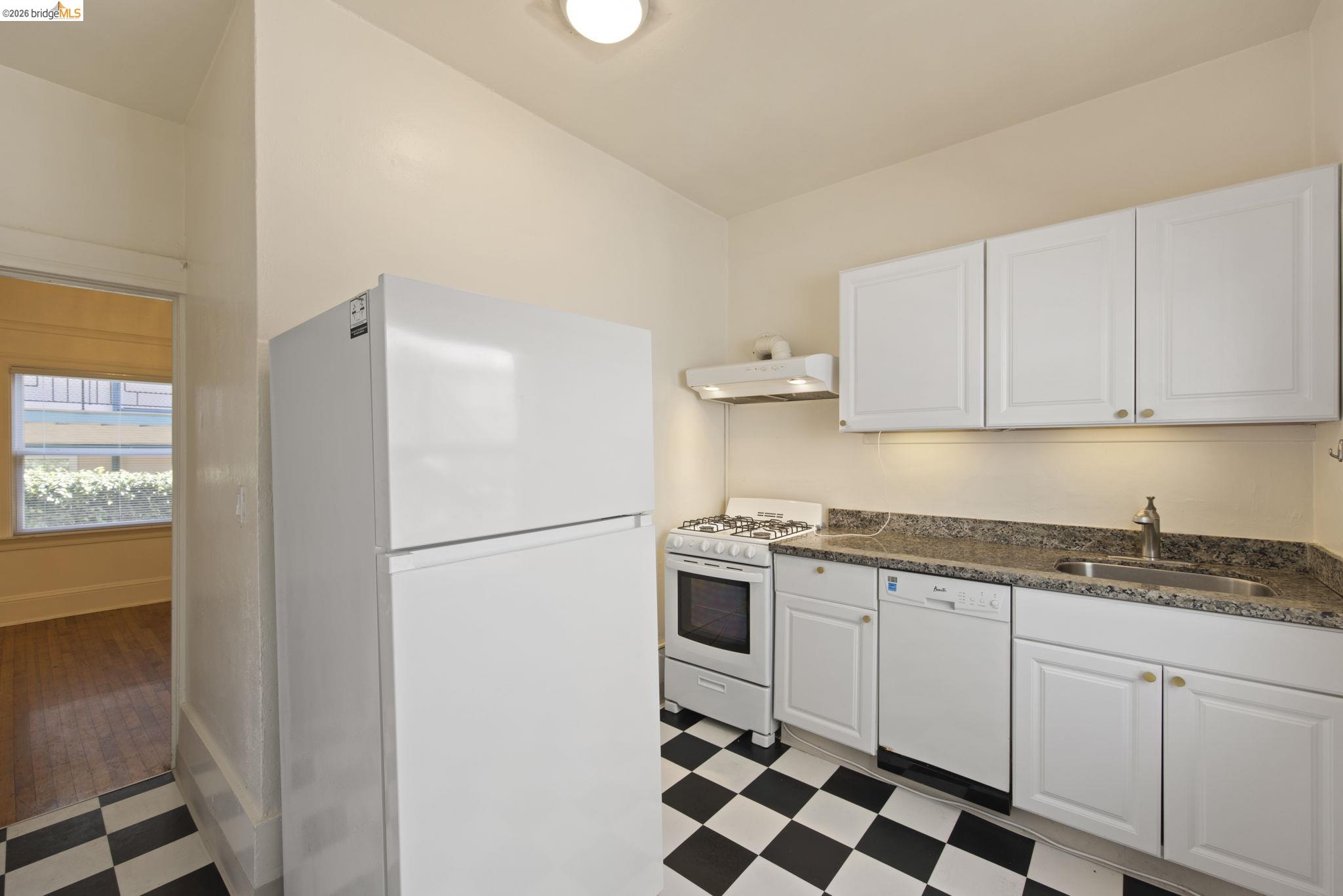 6437 Telegraph Ave, Oakland CA 94609 — photo 35