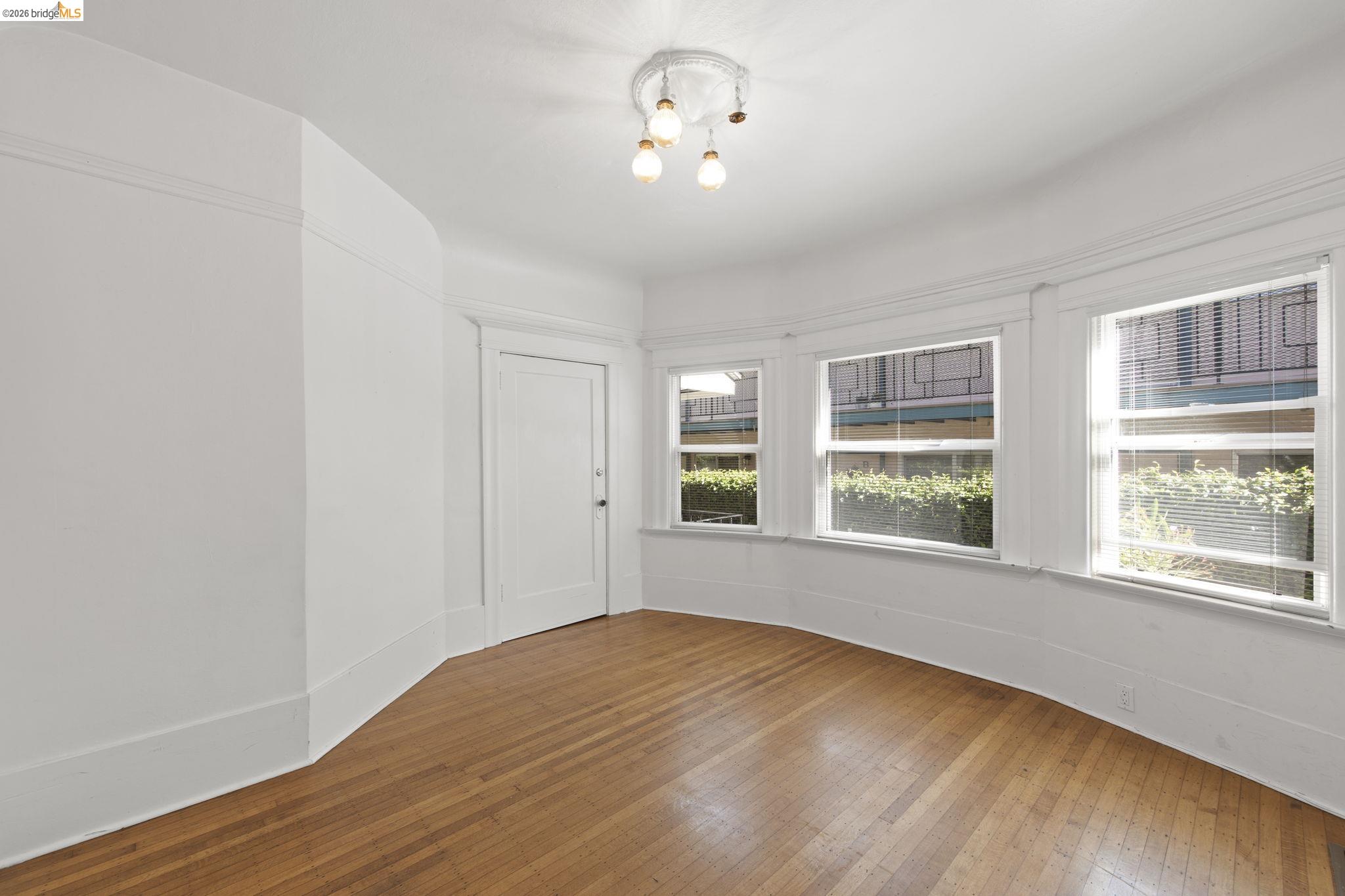 6437 Telegraph Ave, Oakland CA 94609 — photo 32