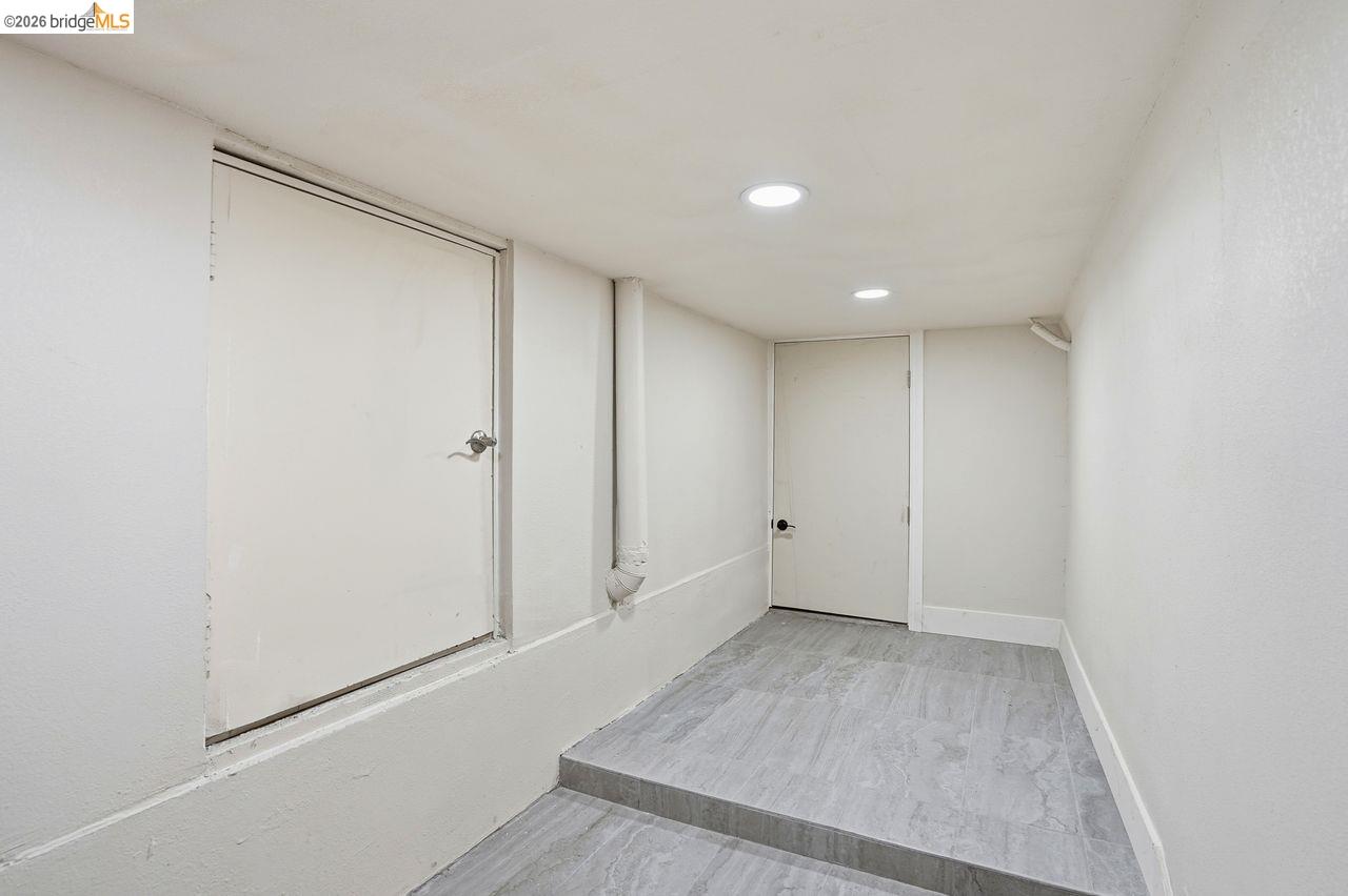 2469 Potter St, Oakland CA 94601 — photo 33