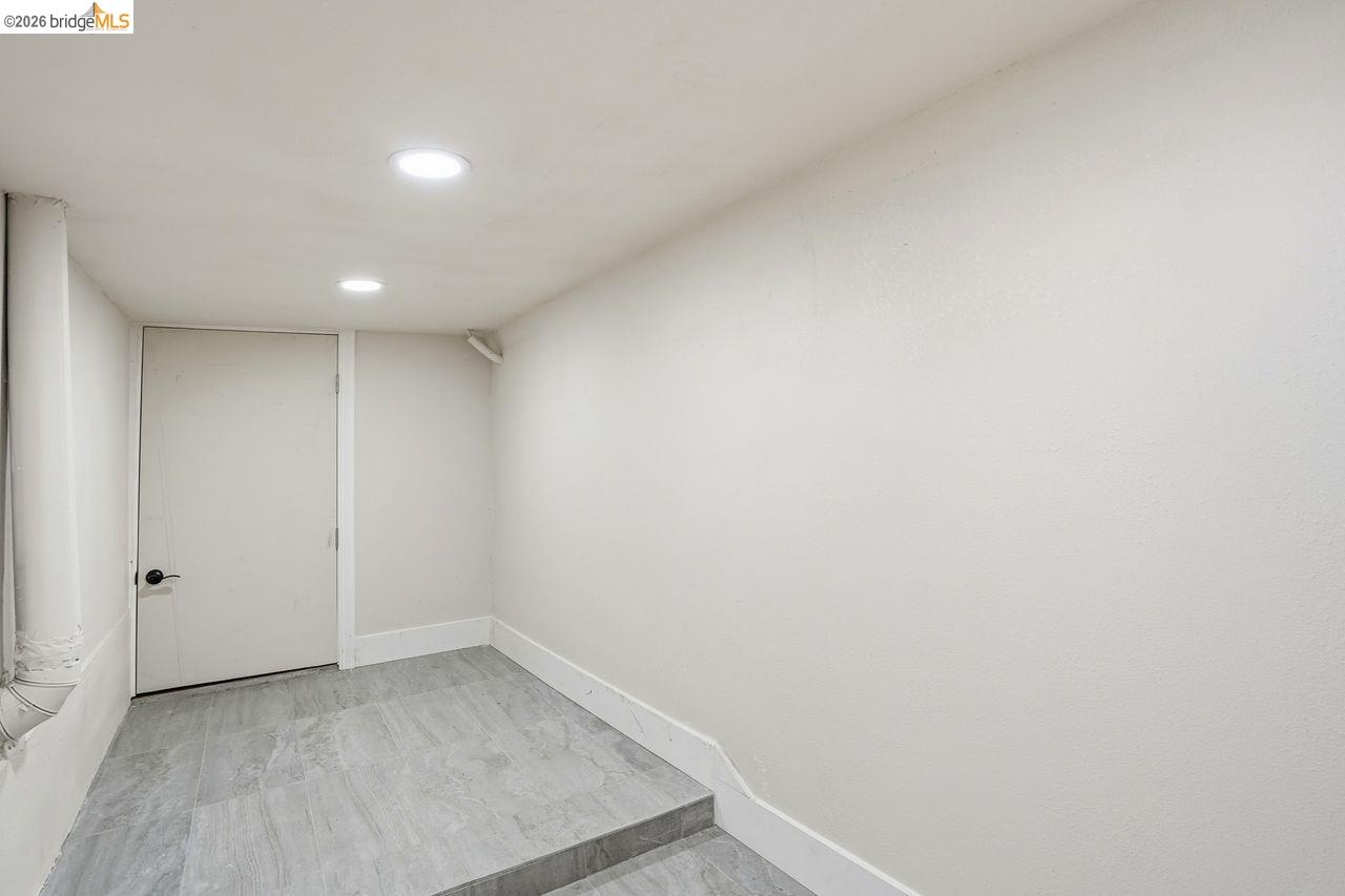 2469 Potter St, Oakland CA 94601 — photo 34
