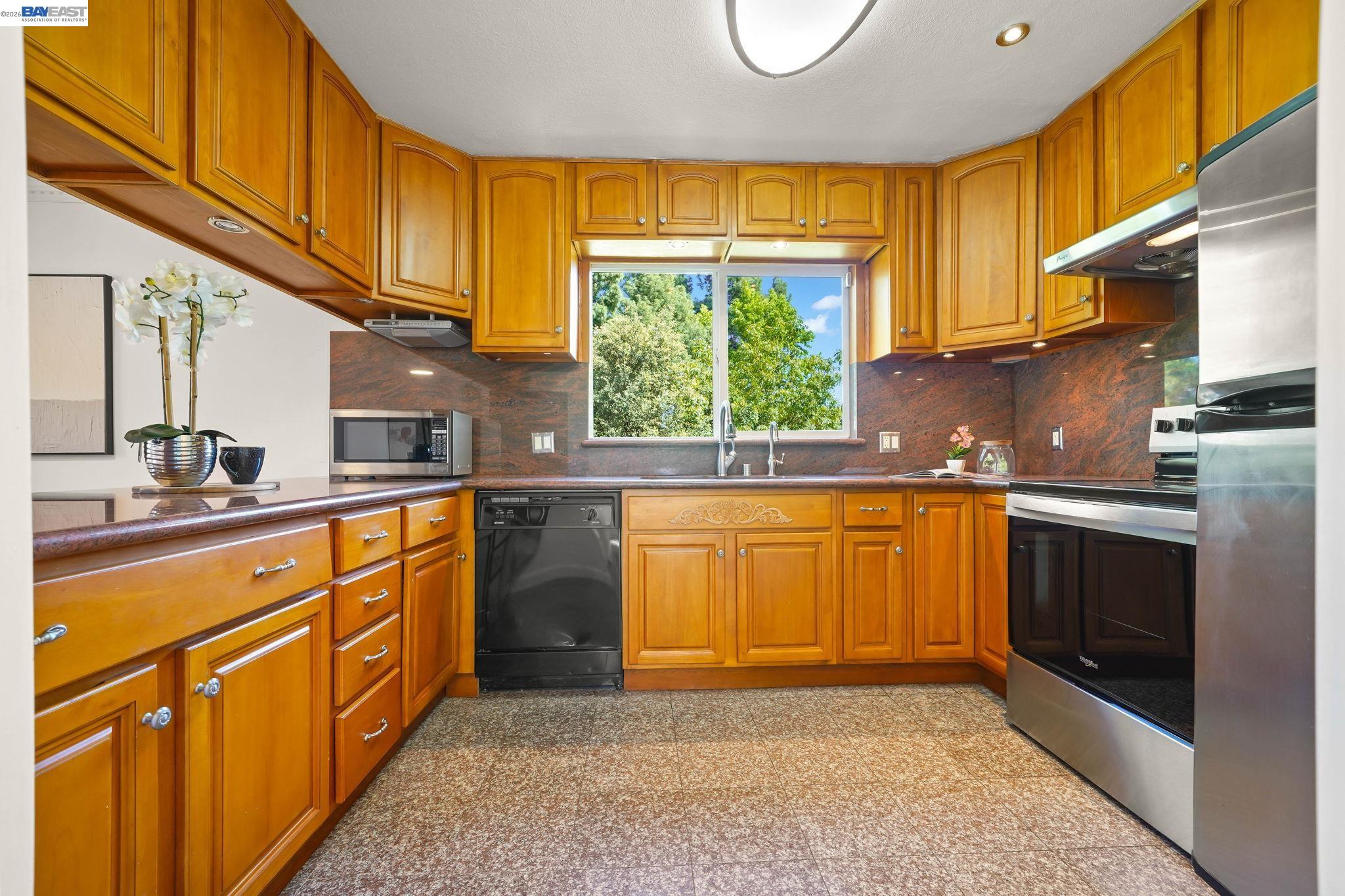 Photo #12: 41132981 Listing: Photo #12
