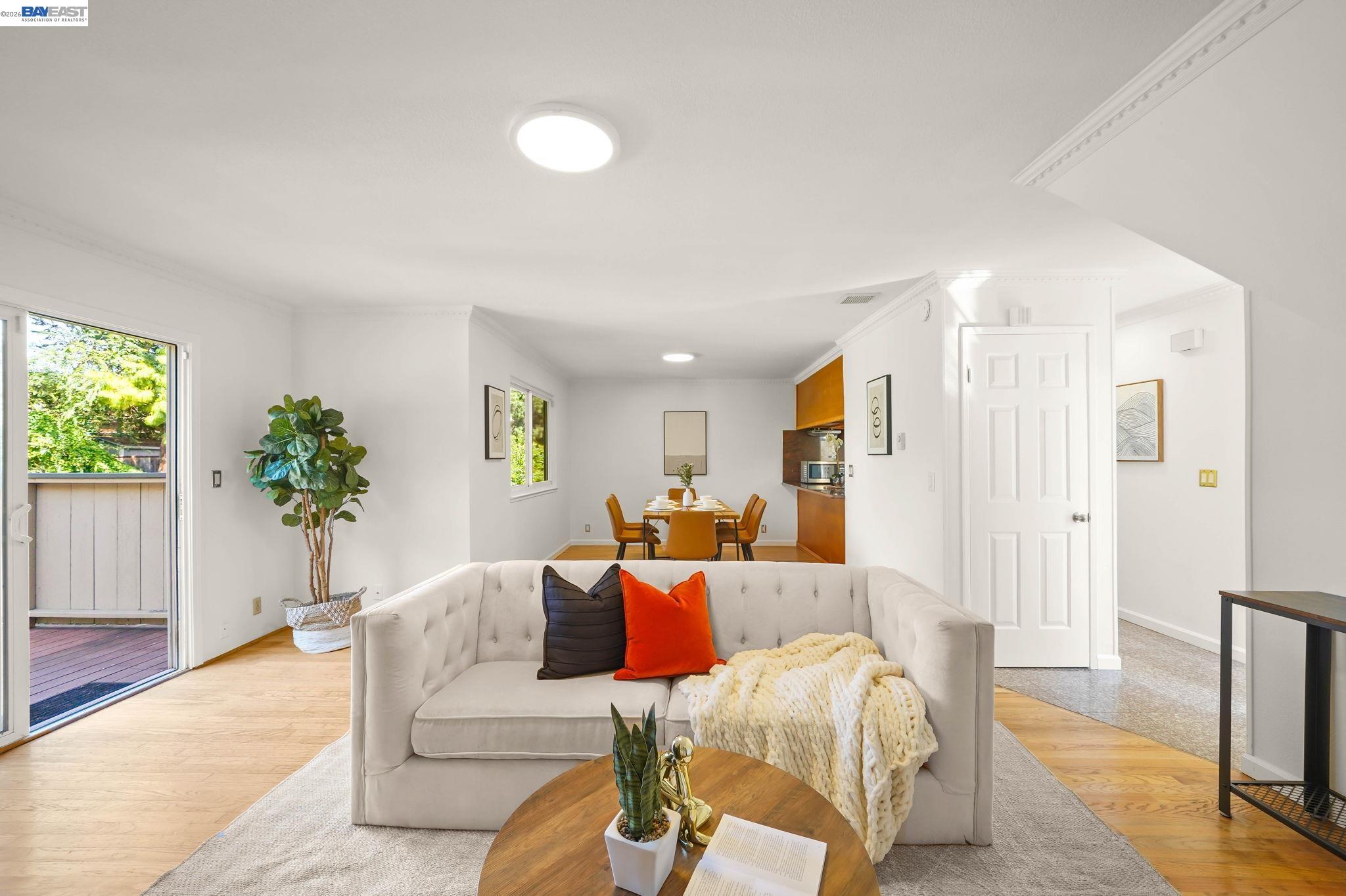 Photo #3: 41132981 Listing: Photo #3