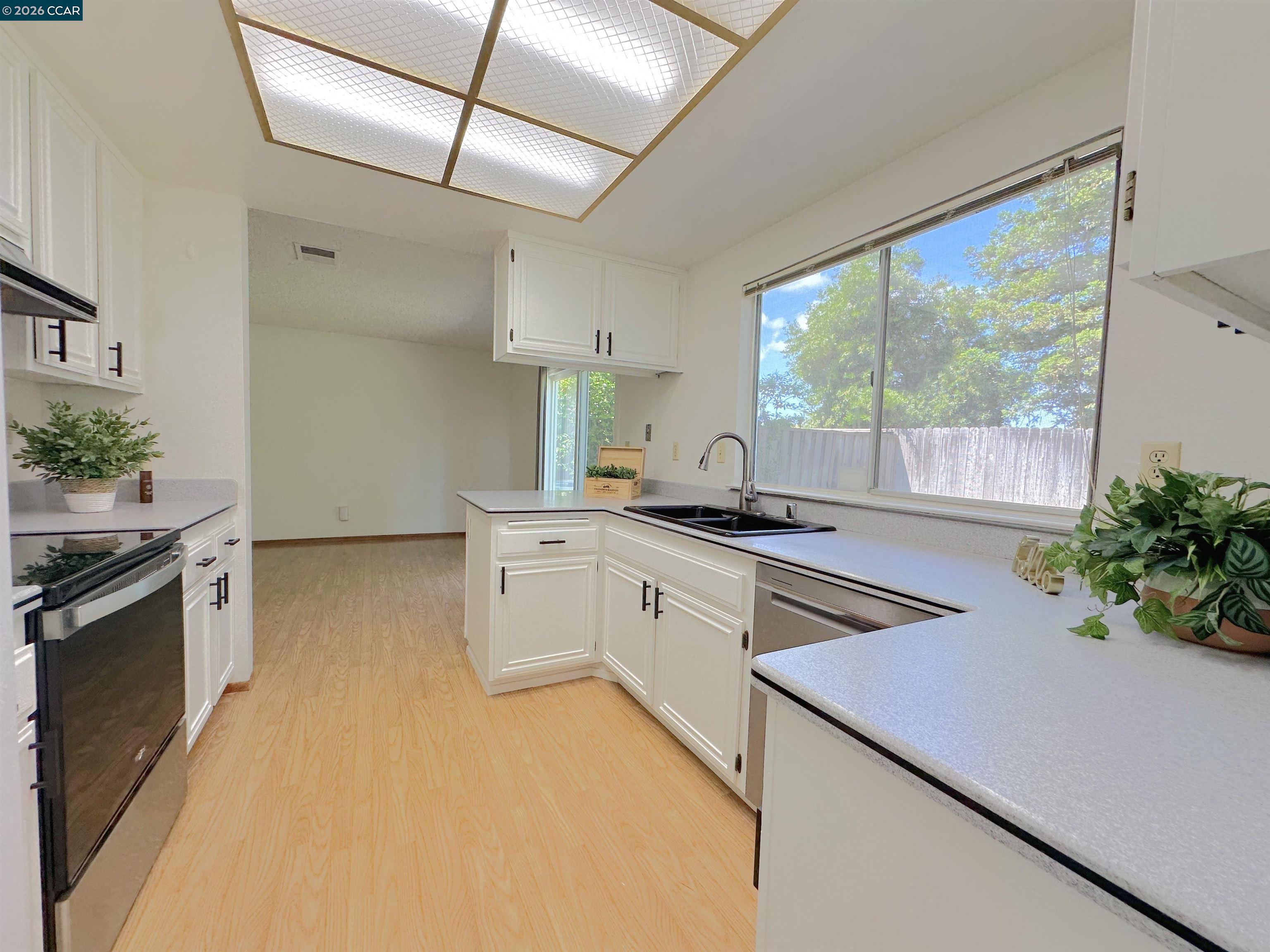 4864 Shadowfalls Dr, Martinez CA 94553 — photo 12