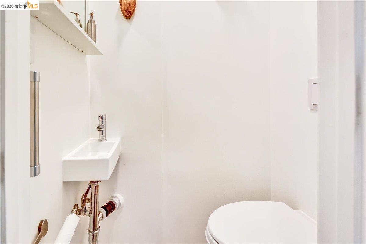 832 7th Ave, Oakland CA 94606 — photo 43