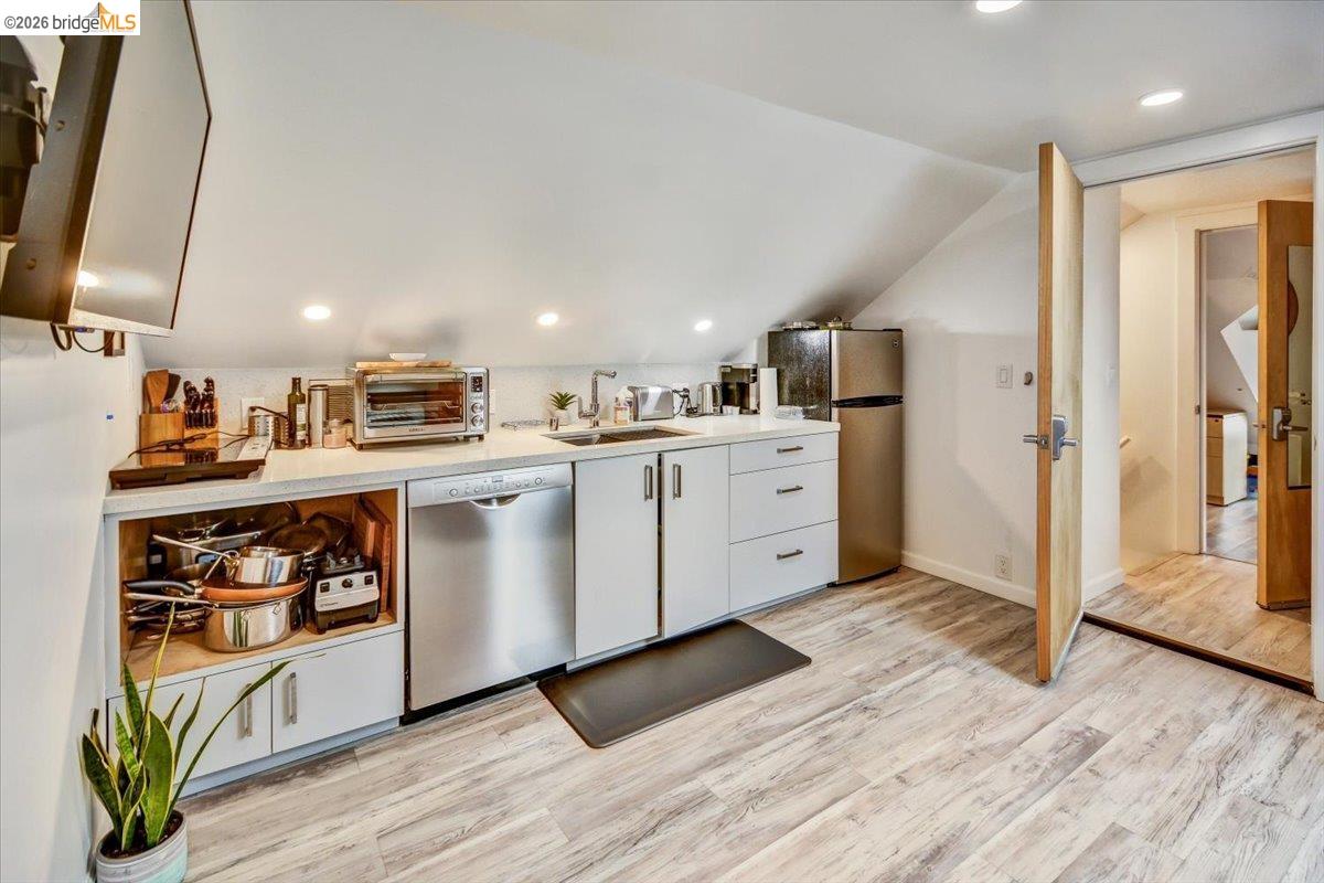 832 7th Ave, Oakland CA 94606 — photo 48