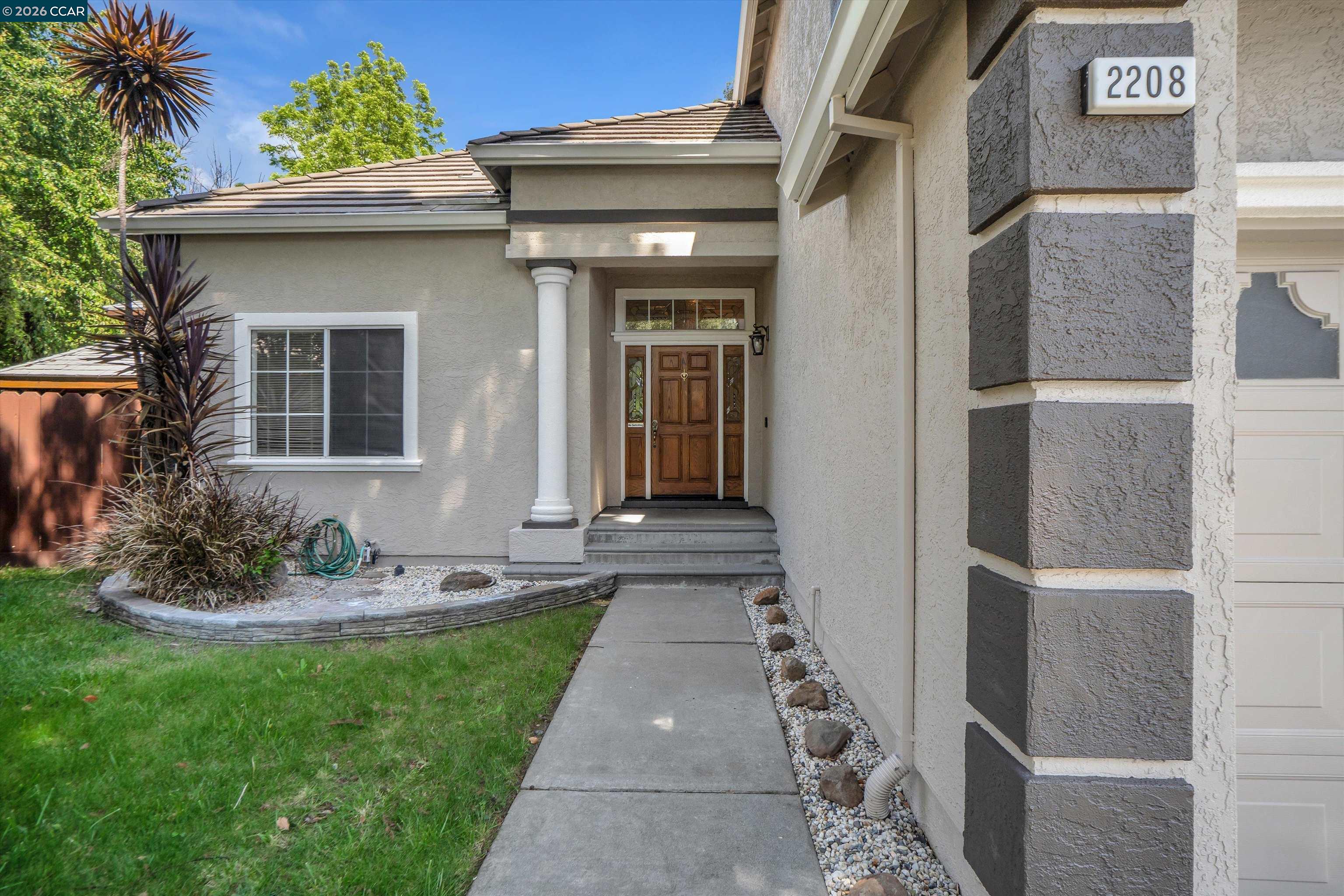 2208 Fieldcrest Ct, Fairfield CA 94534 — photo 2