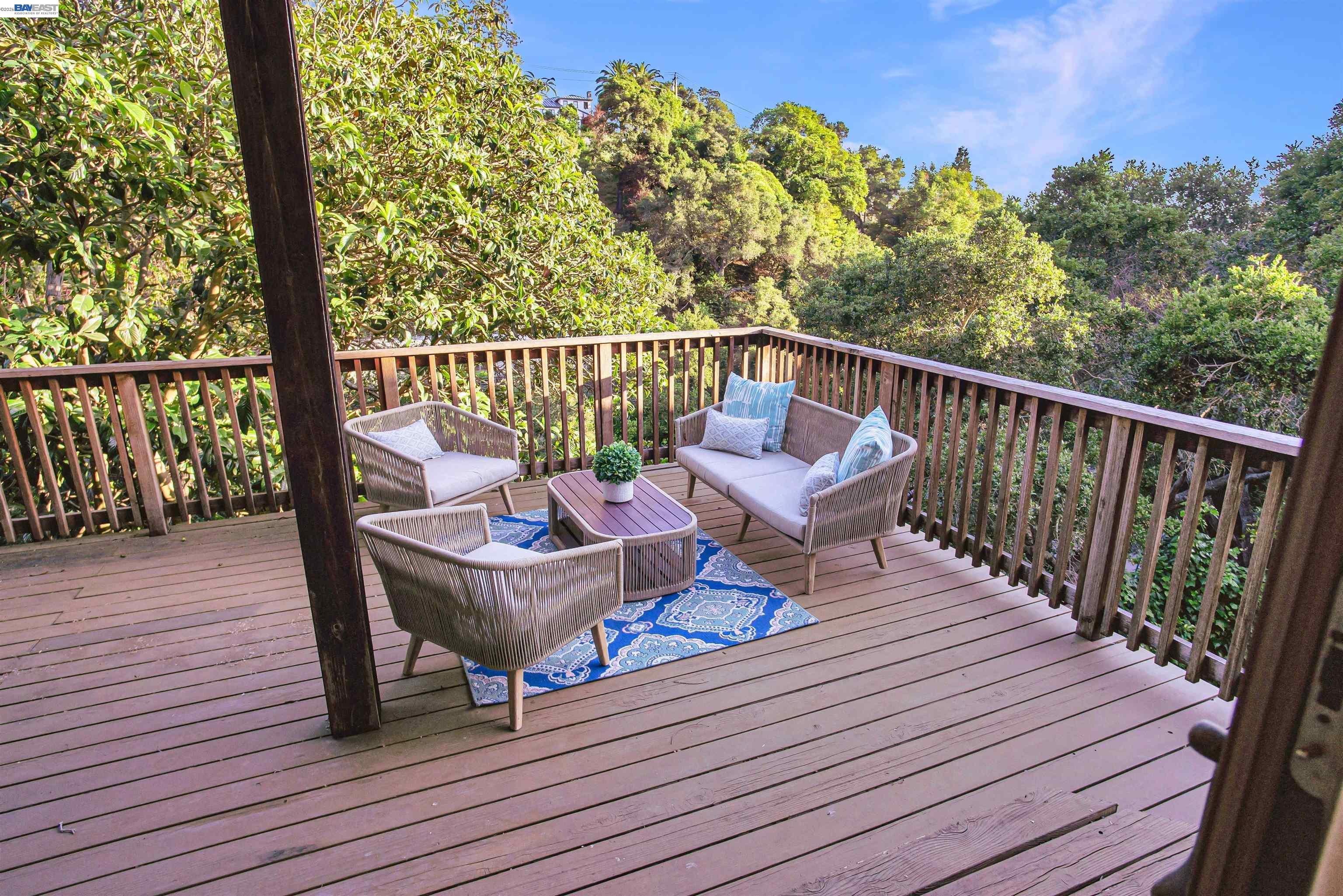 70 St James Pl, Piedmont CA 94611 — photo 11