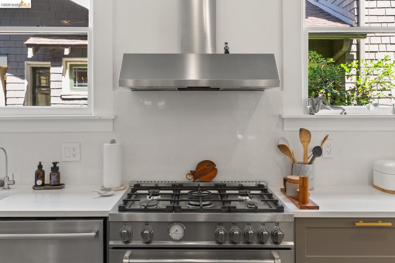 6434 REGENT ST, OAKLAND, CA 94618  Photo 14