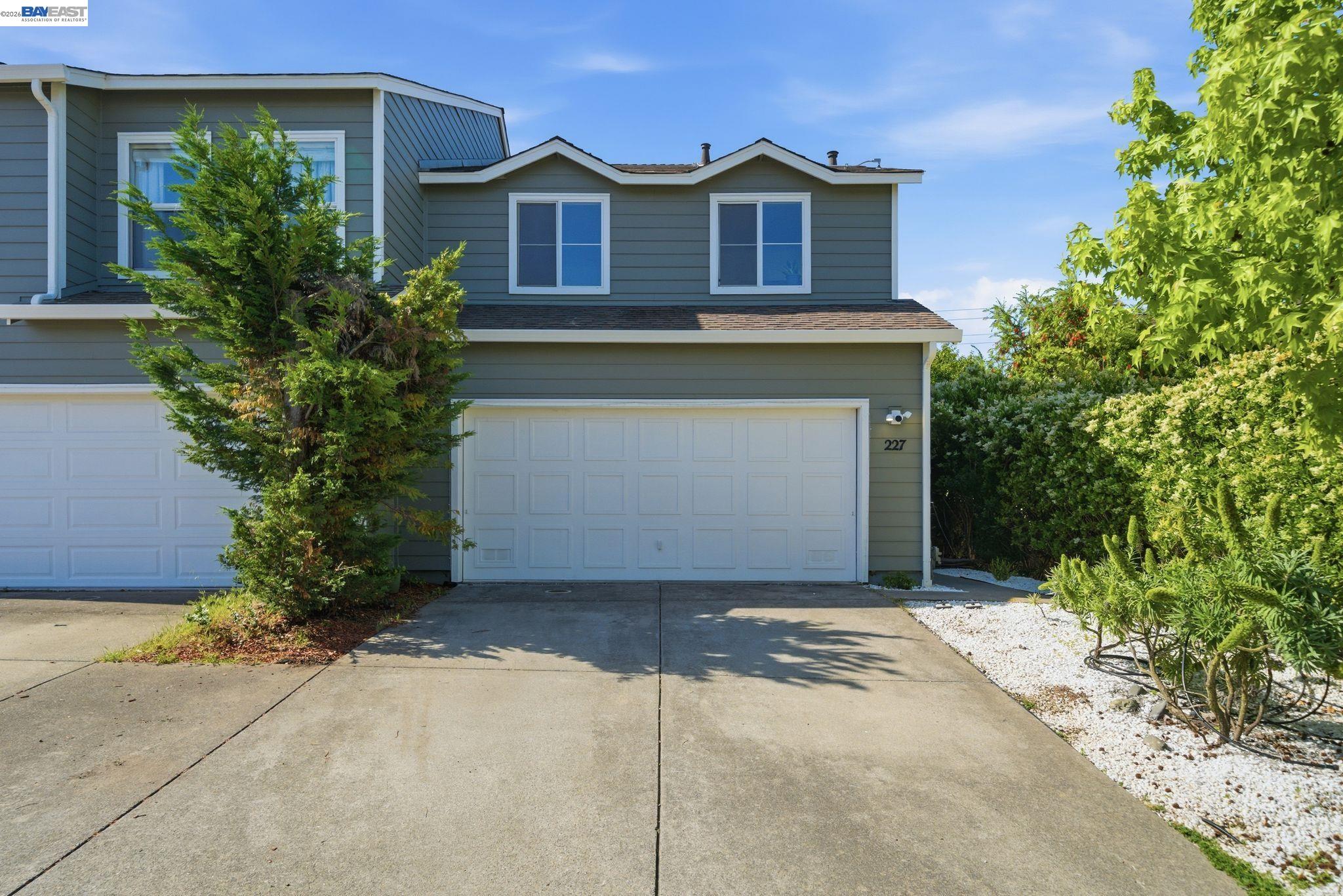 227 Clearpointe Drive, Vallejo CA 94591 — photo 2
